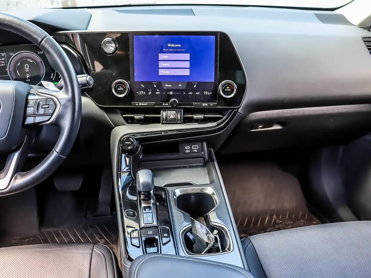Lexus NX снимка Lexus NX