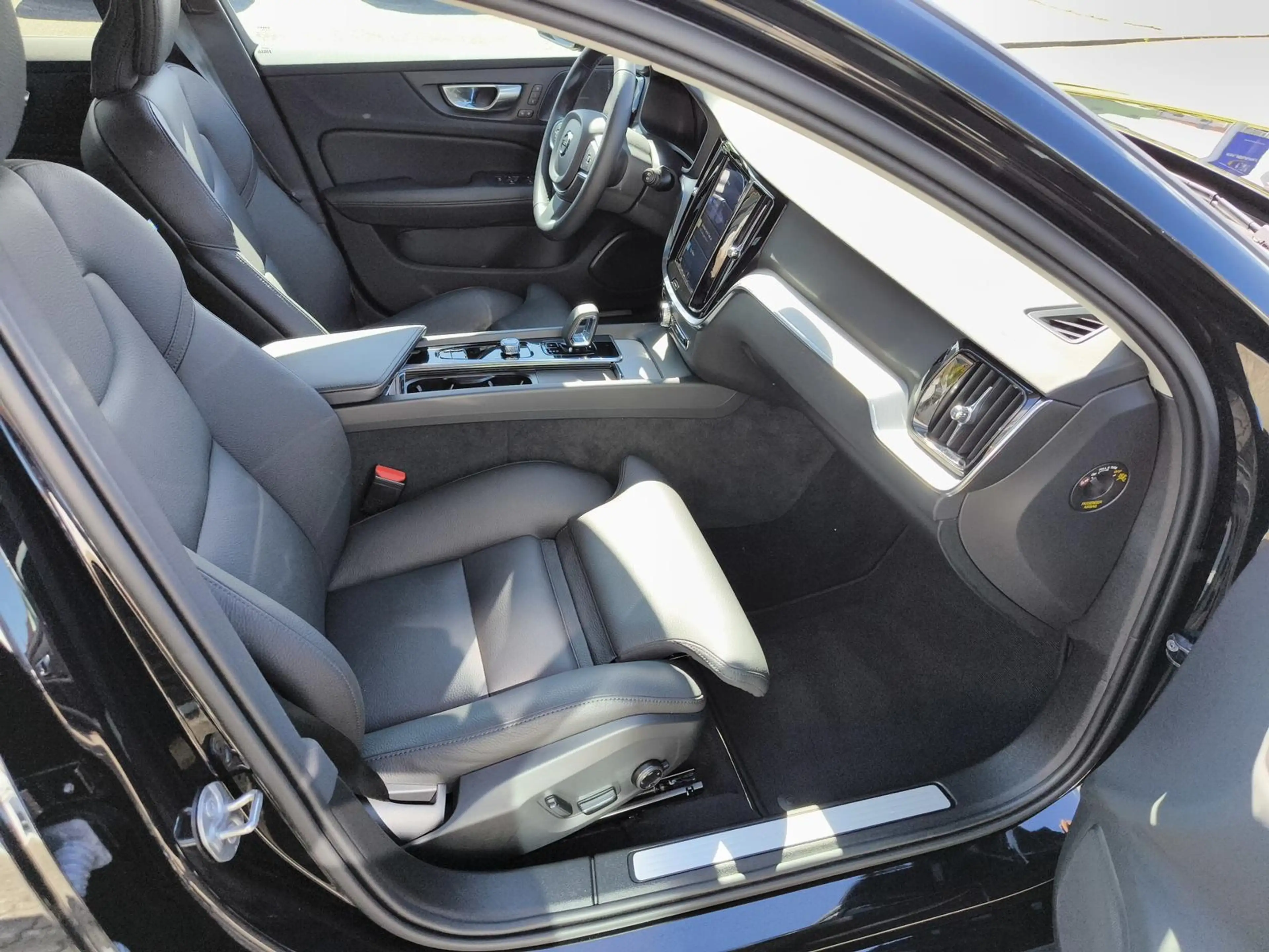 Volvo V60 B4 Benzin ACC BLIS Frontscheibenhzg — photo 11