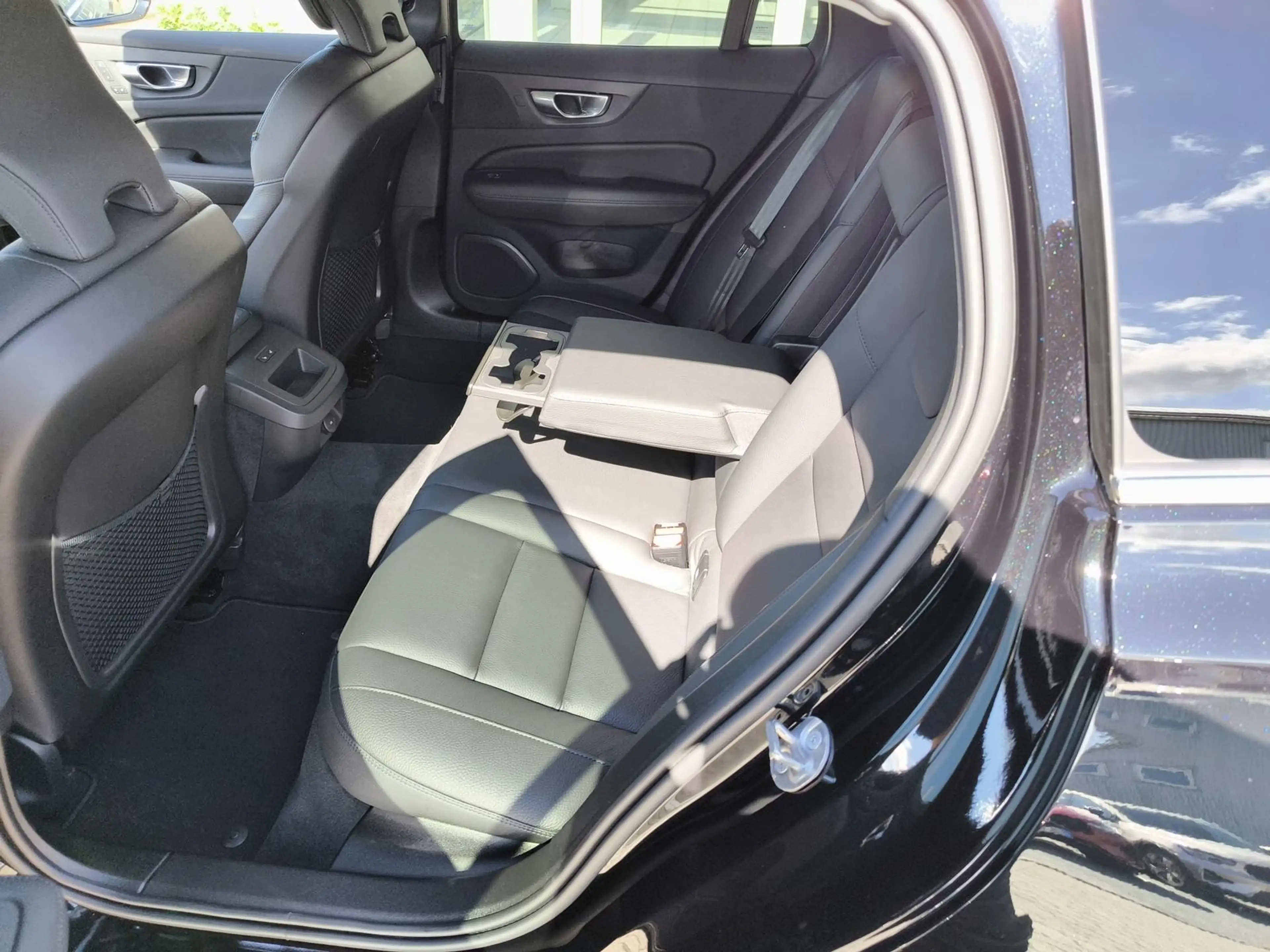 Volvo V60 B4 Benzin ACC BLIS Frontscheibenhzg — photo 9