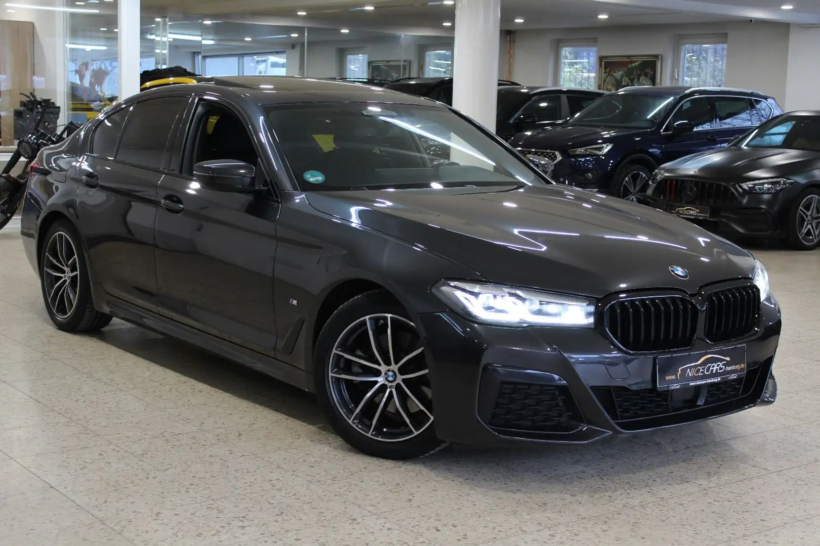 BMW 520 d"xDrive"M-Sport Paket"SDach"H&K"LED"ACC" Grigio - 1