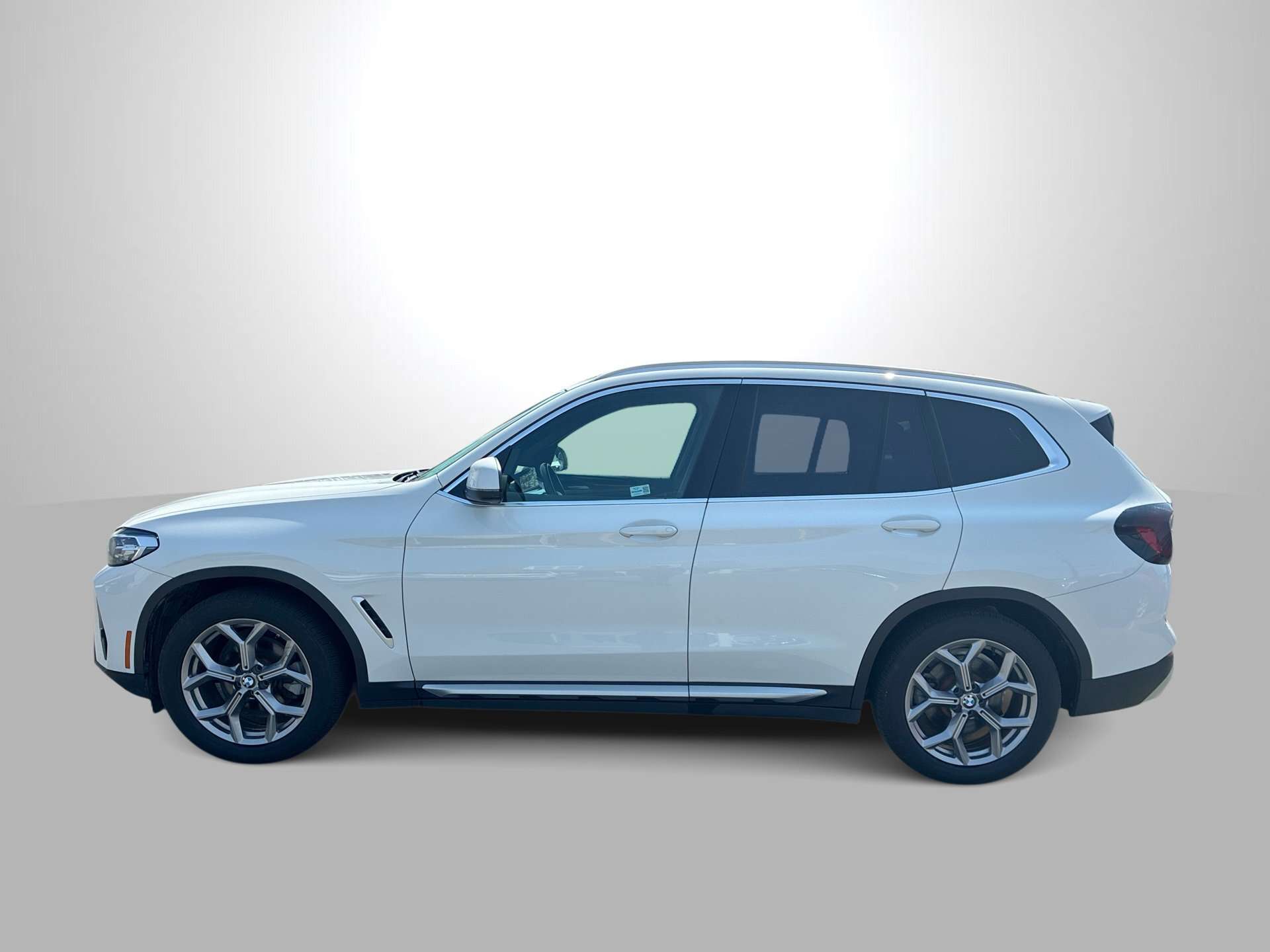 2022 BMW X3 xDrive30i 2,000 cc 4 cyl alt 5