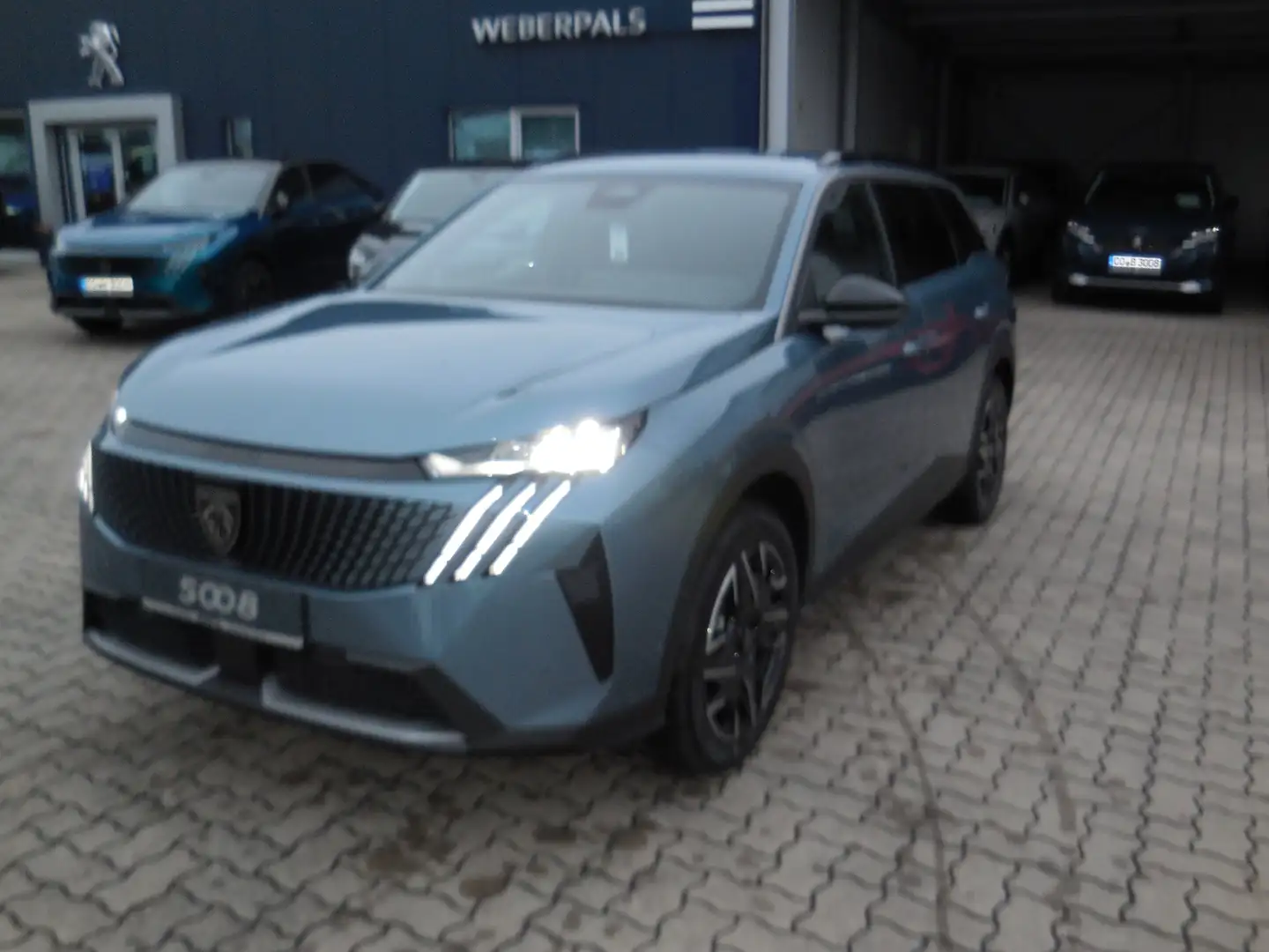 Peugeot 5008 Hybrid 136 Allure e-DSC6*NAVI-360° Kamera* Blau - 1