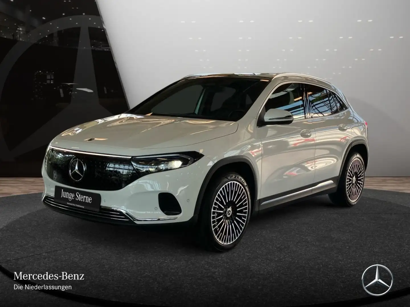 Mercedes-Benz EQA 250 PROG+20"+ADVANCED+AHK+PANO+KAMERA+SPUR Weiß - 2
