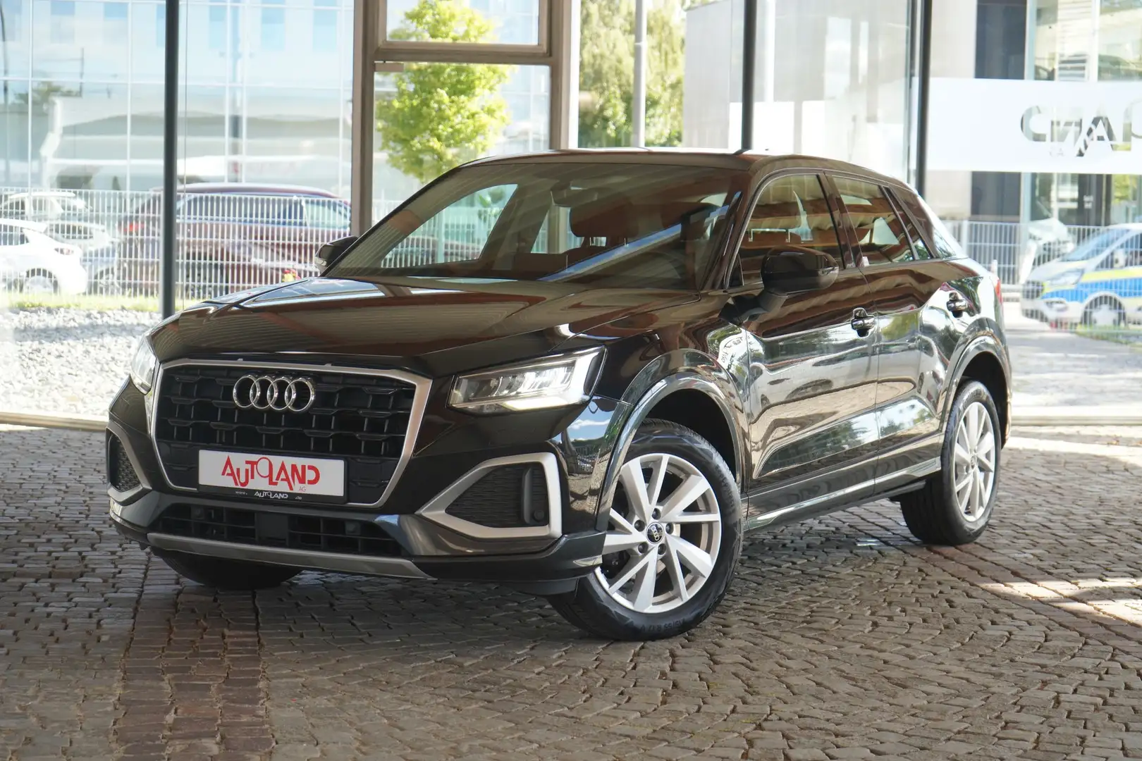Audi Q2 30 1.0 TFSI advanced LED Navi AHK Sitzheizung Schwarz - 2