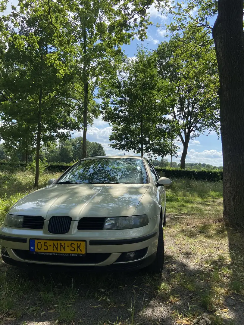 SEAT Leon 1.6 16V Signo Bronze - 1