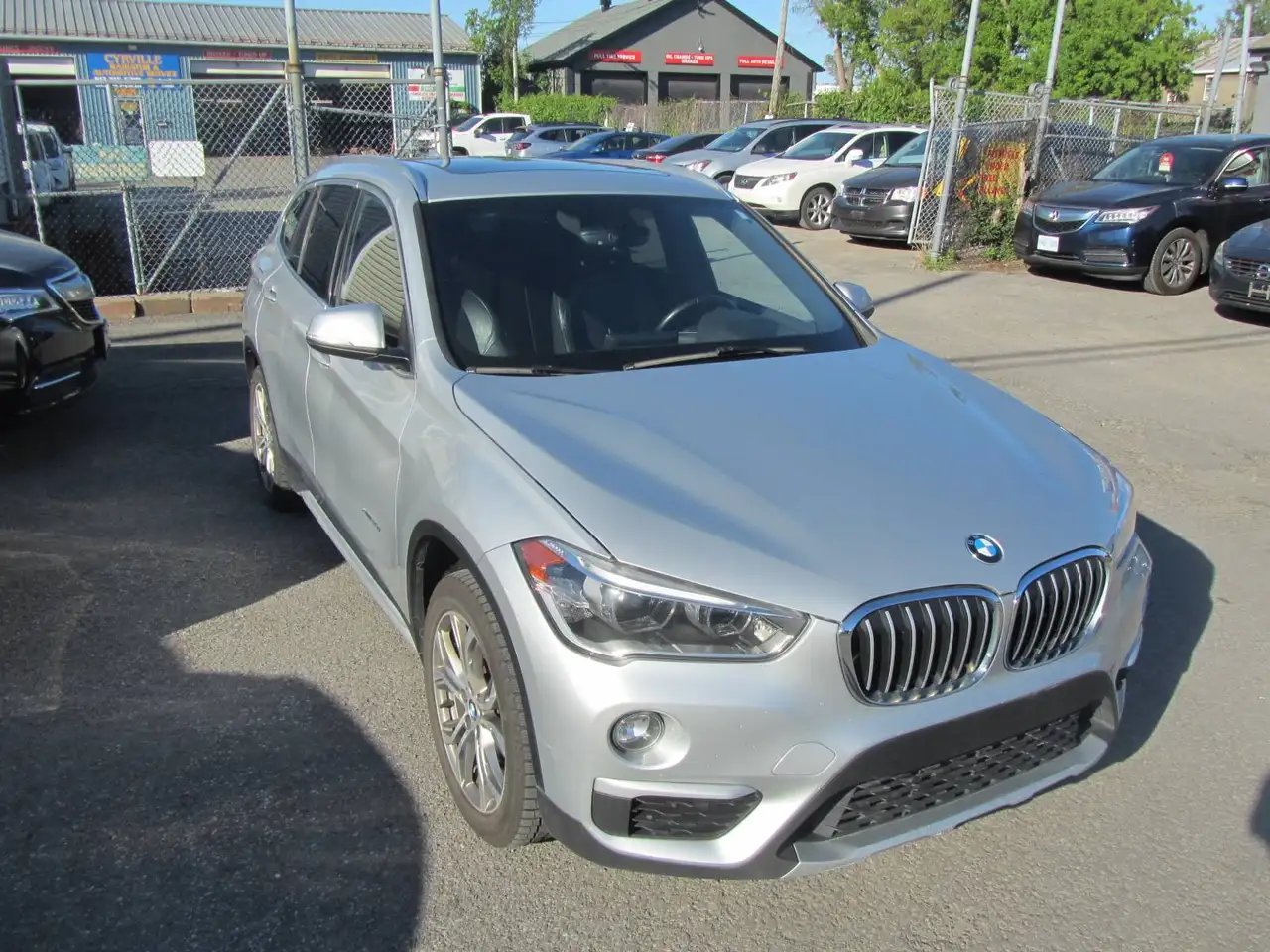 BMW X1 photo BMW X1