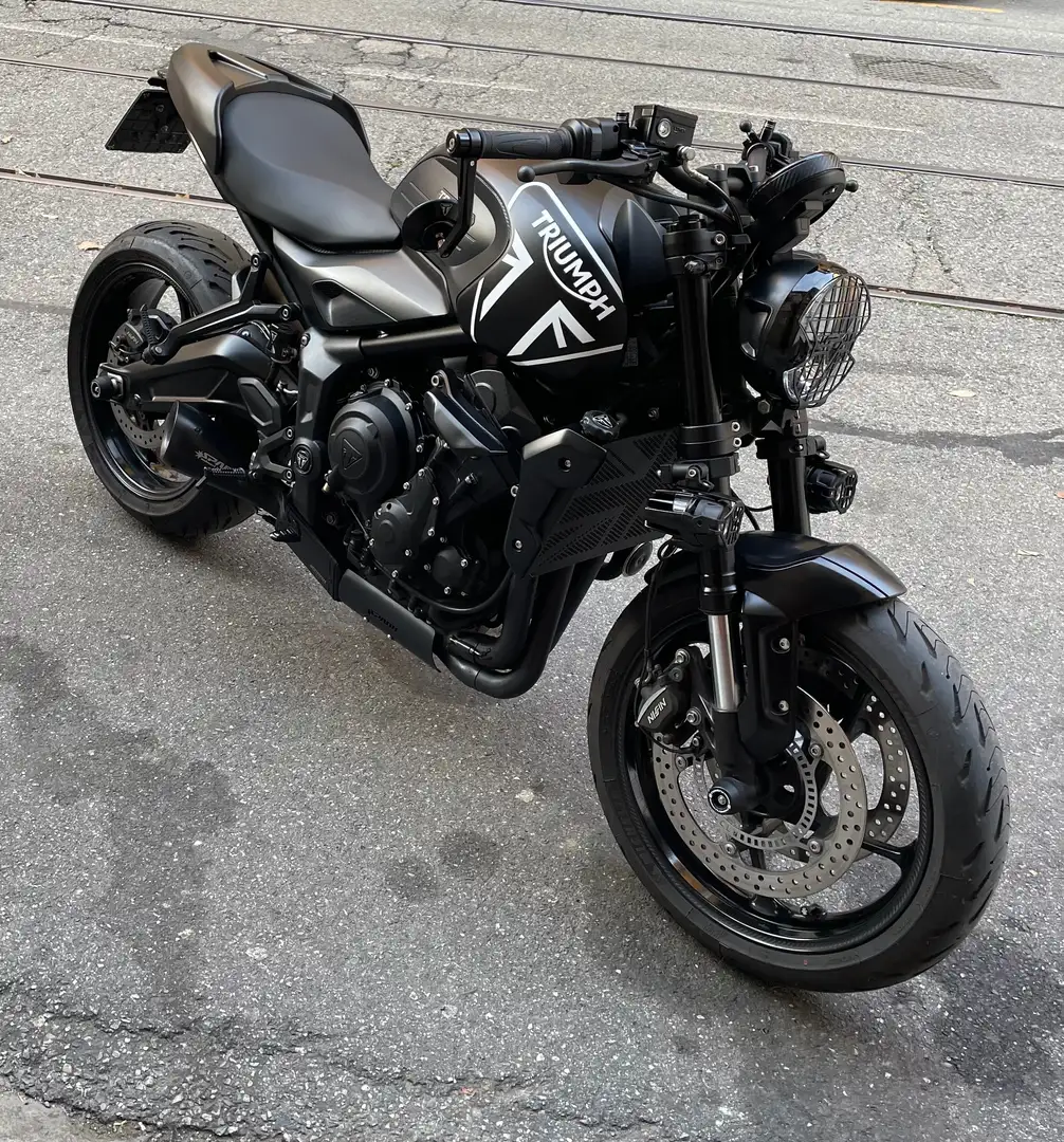 Triumph Trident 660 Nero - 2