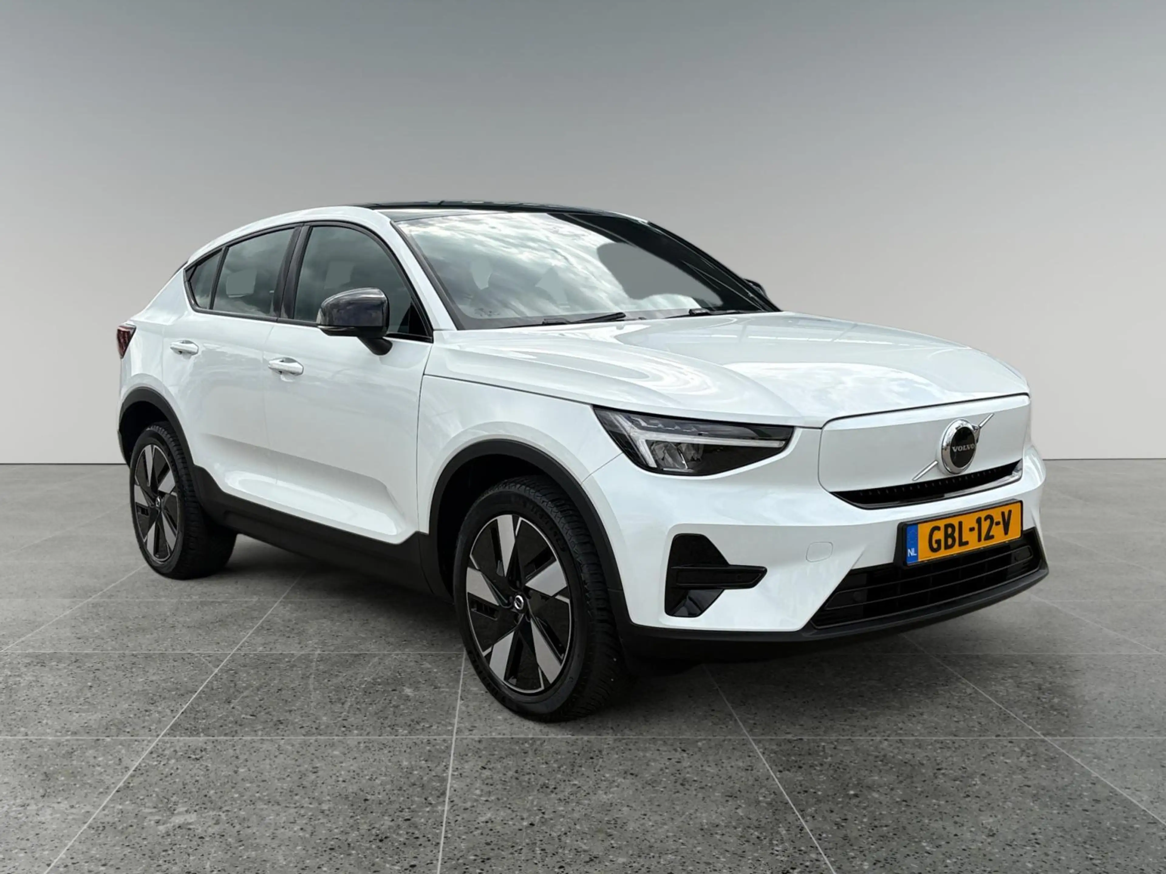Volvo C40 Single Motor Extended Range Plus 82 kWh — photo 3