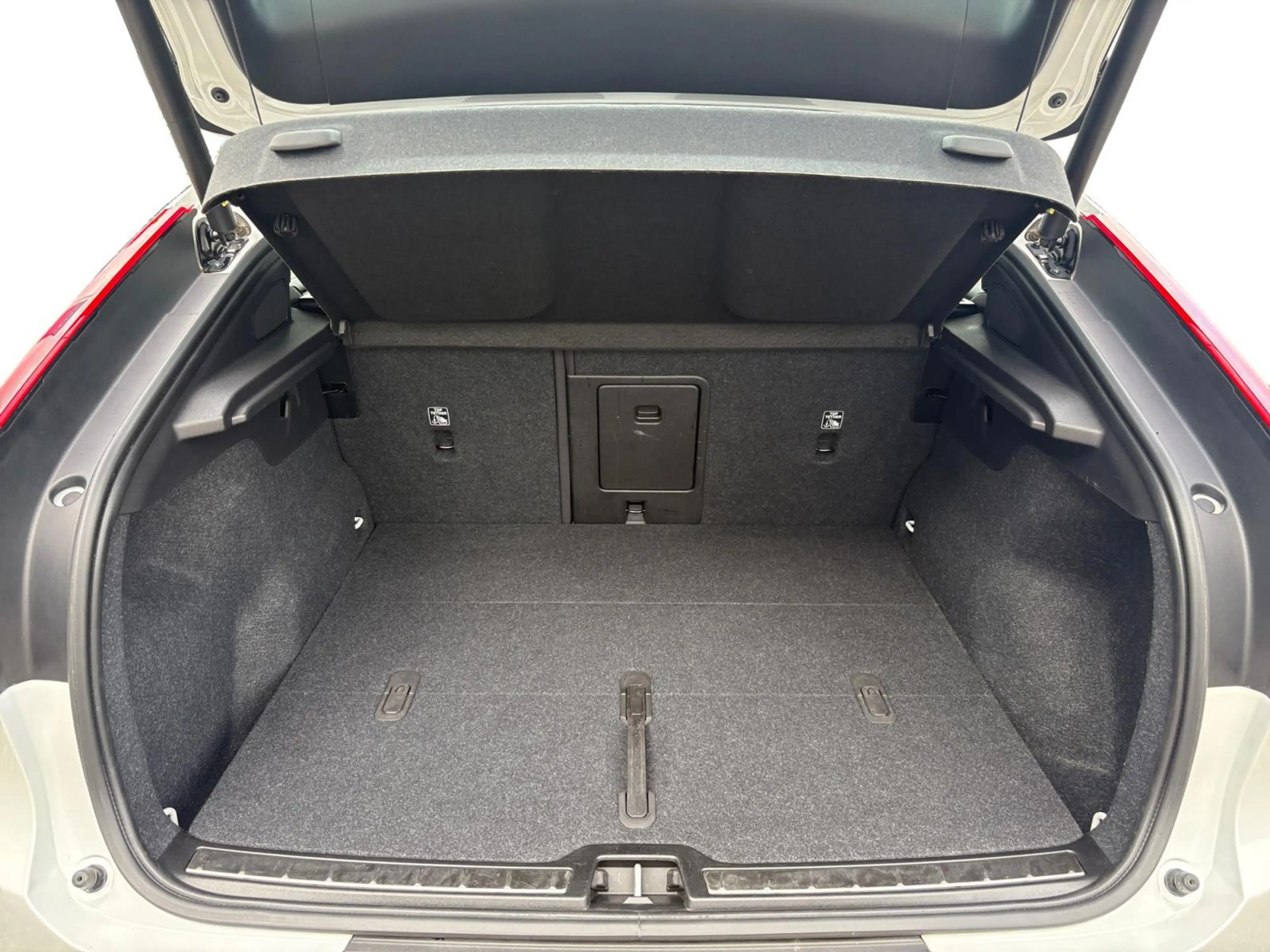 Volvo C40 Single Motor Extended Range Plus 82 kWh — photo 12