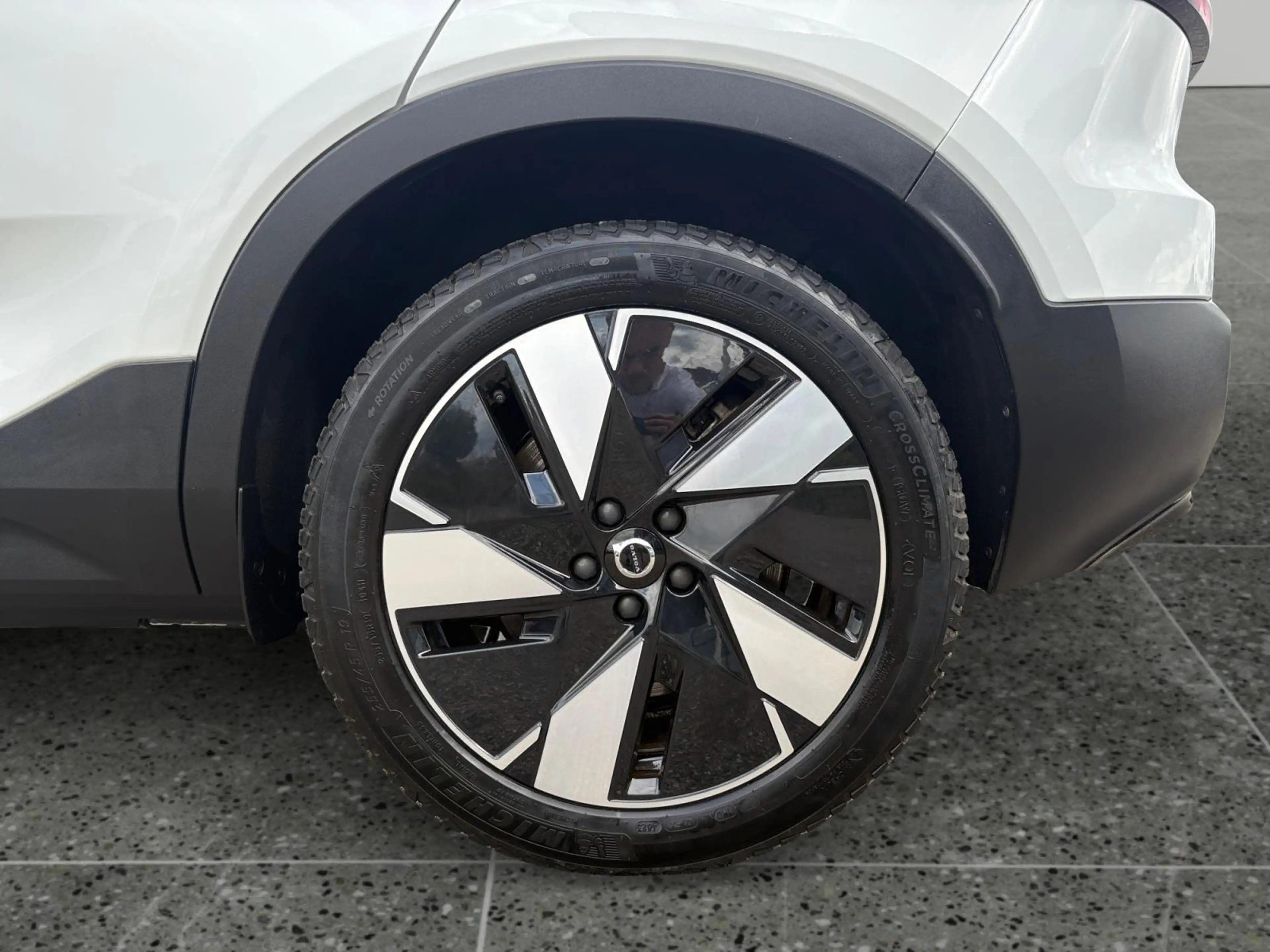 Volvo C40 Single Motor Extended Range Plus 82 kWh — photo 9