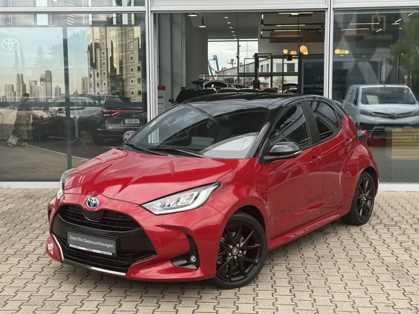 Toyota Yaris Hybrid 1.5 VVT-i Style Rouge - 2