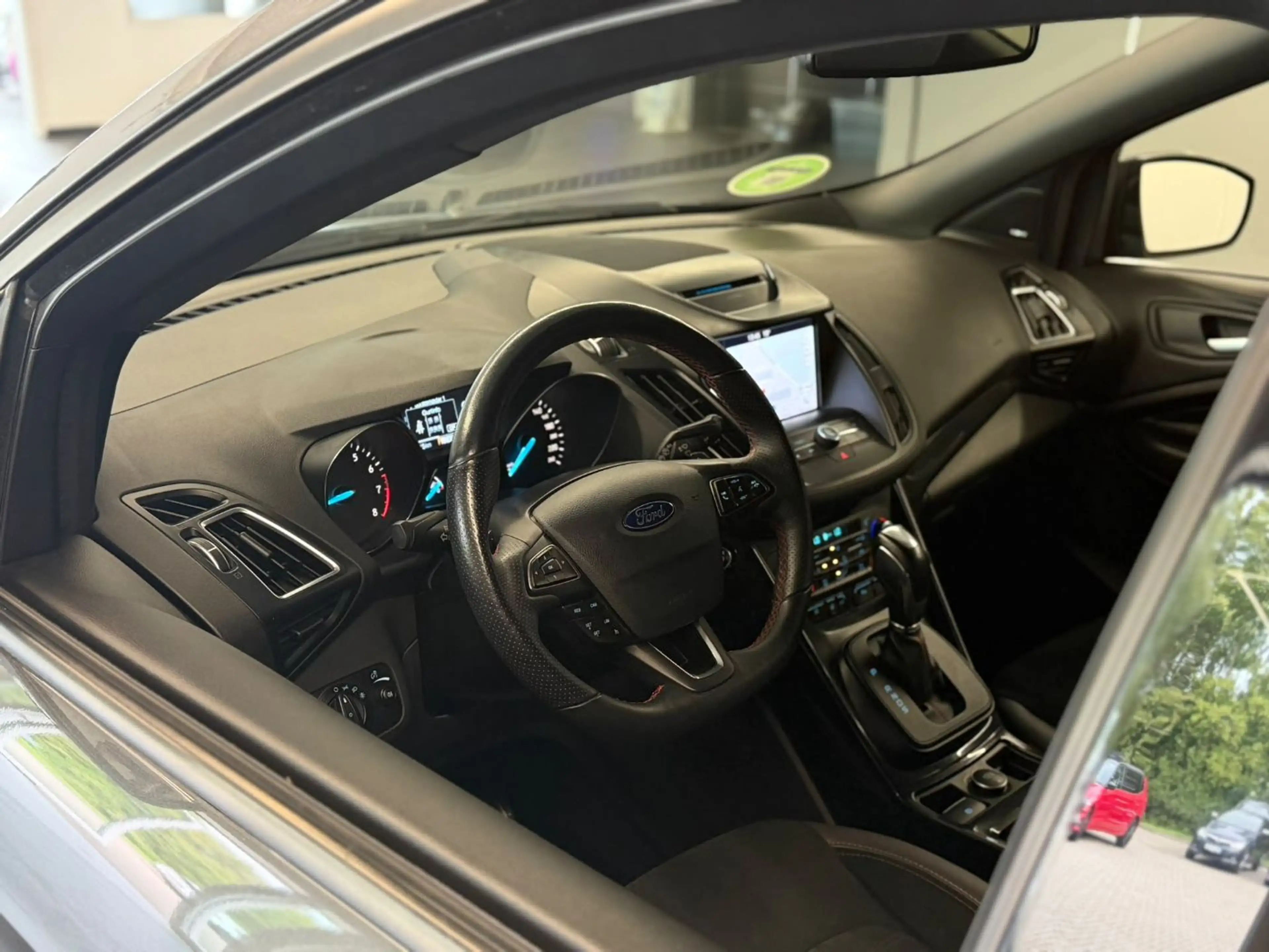 Ford Kuga 1.5 ST-Line ACC Navi PDC SHZ Winterp. — photo 11