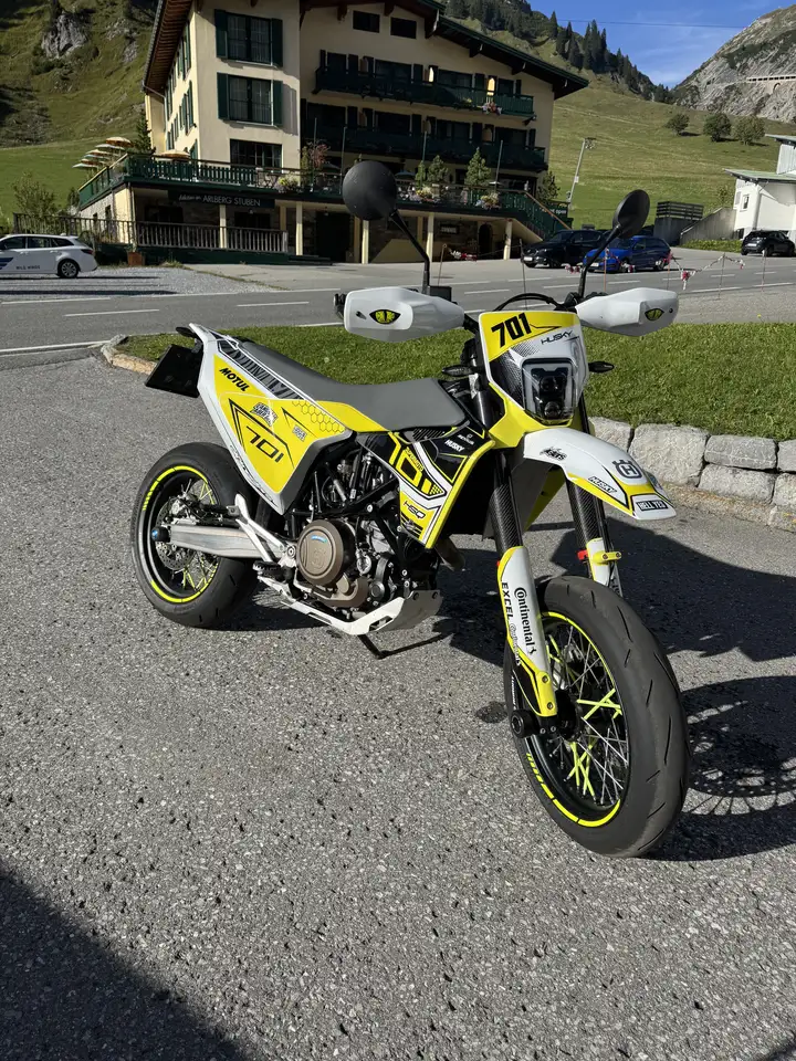 Husqvarna 701 Supermoto