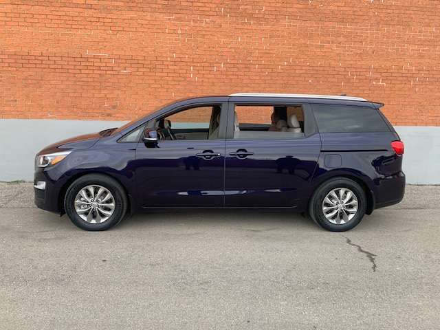 2020 Kia Sedona LX+ !!!NO ACCIDENT DEALER SERVICED!!! — photo 1