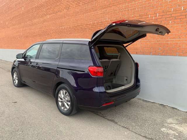 2020 Kia Sedona LX+ !!!NO ACCIDENT DEALER SERVICED!!! — photo 1