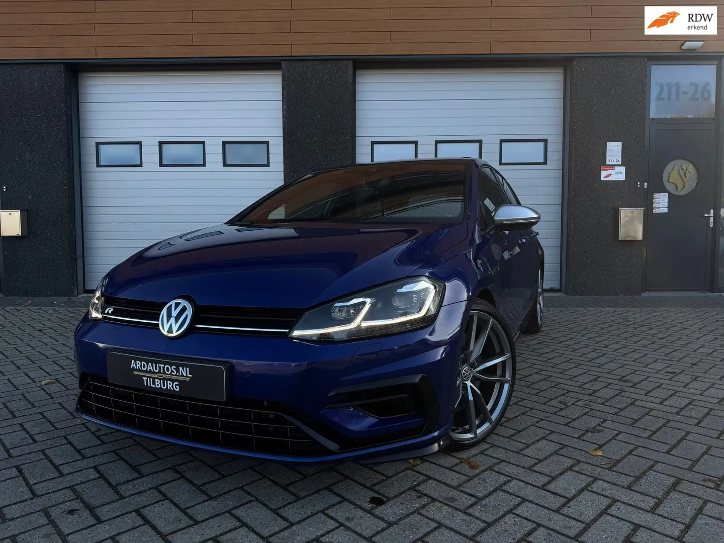 Volkswagen Golf 2.0 TSI 4Motion R Blauw - 1