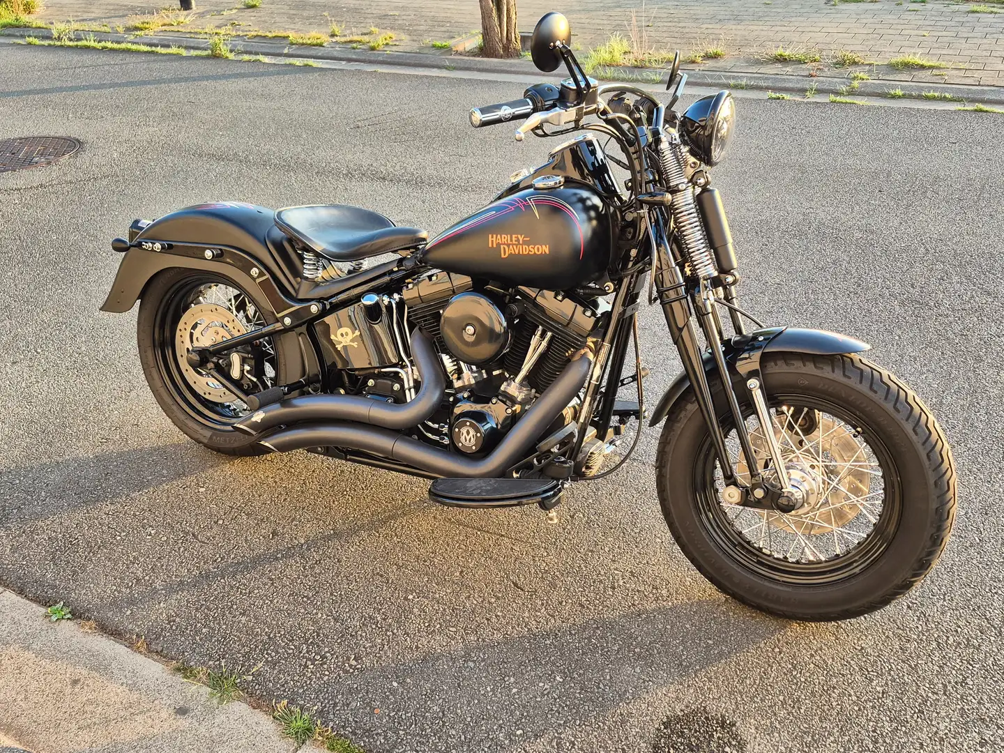 Harley-Davidson Softail Cross Bones Noir - 1