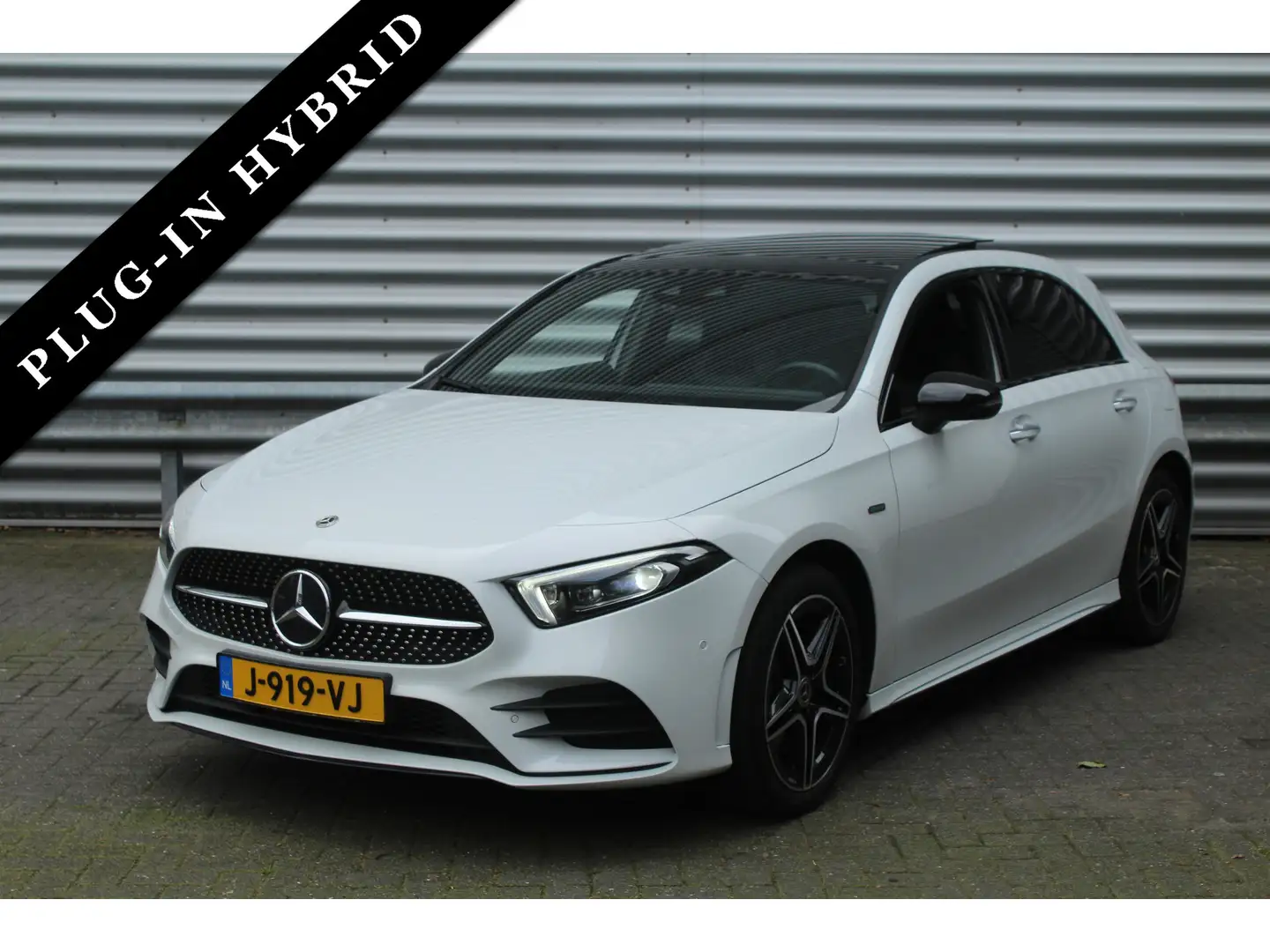 Mercedes-Benz A 250 e 218pk Business Solution AMG Limited PHEV Automaa Wit - 1