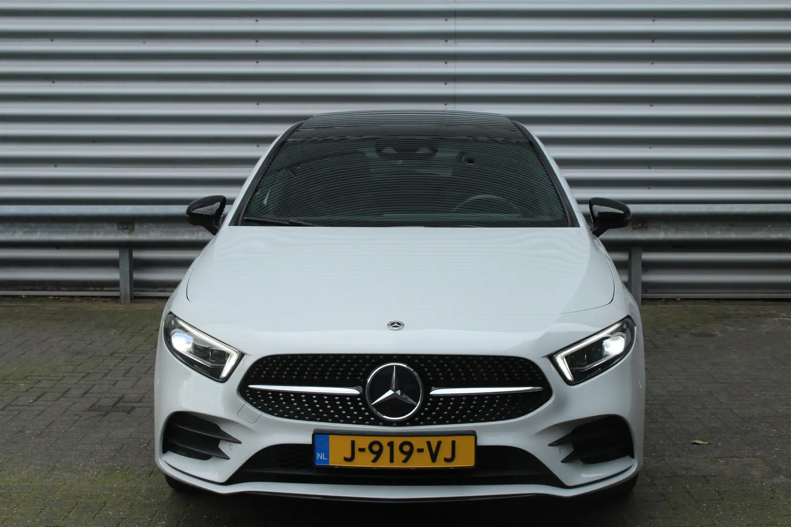 Mercedes-Benz A 250 e 218pk Business Solution AMG Limited PHEV Automaa Wit - 2