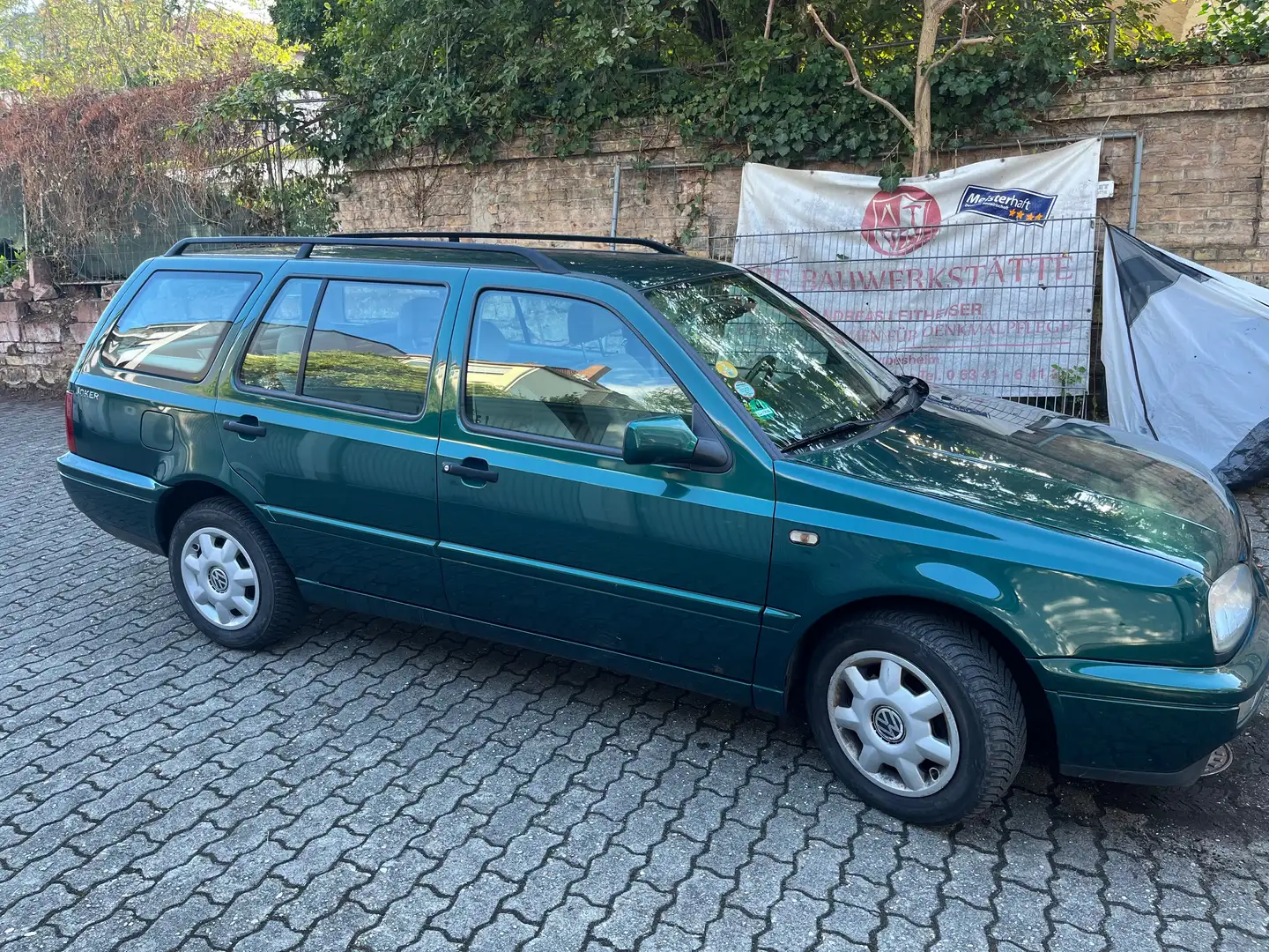Volkswagen Golf Variant Golf Variant 1.8 (Automatik) Young Family Grün - 2