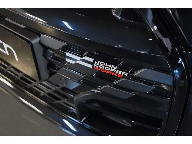 MINI Hatch view 22