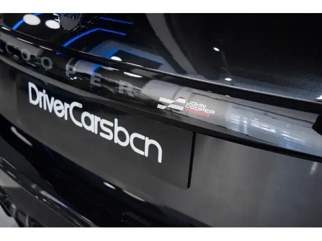 MINI Hatch view 23