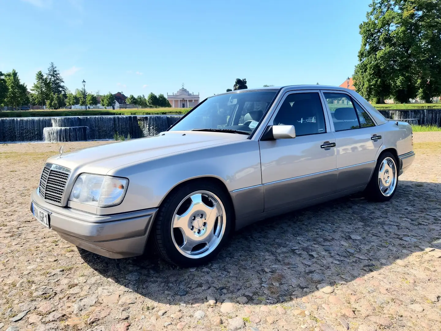 Mercedes-Benz E 220 - 1