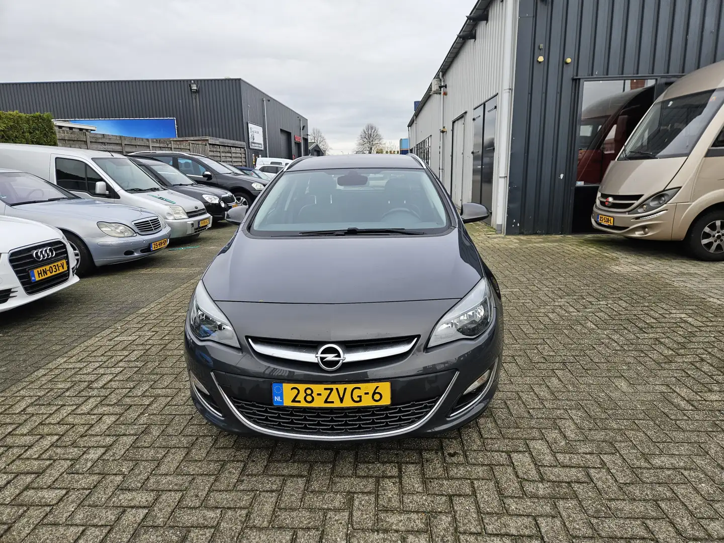 Opel Astra Sports Tourer 1.7 CDTi Cosmo Grau - 2