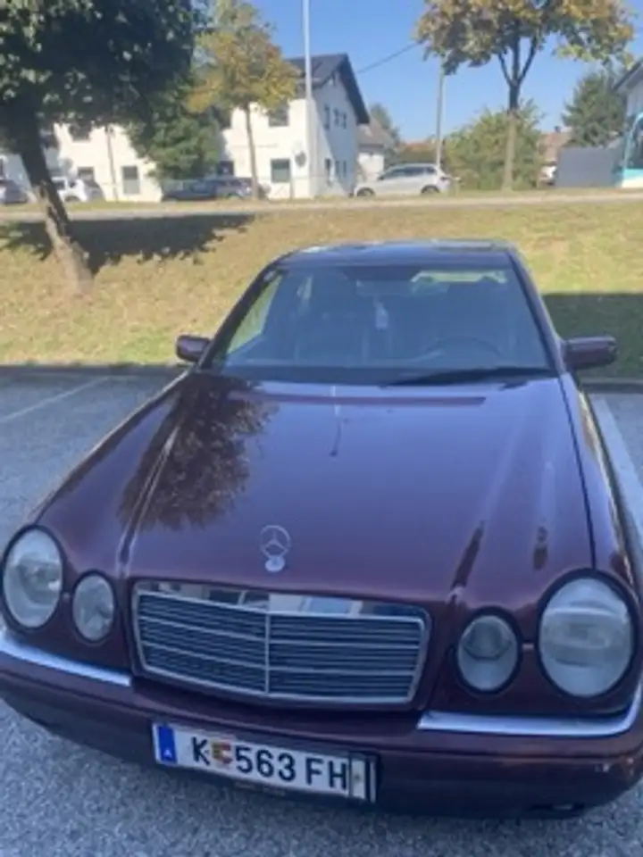 Mercedes-Benz E 300