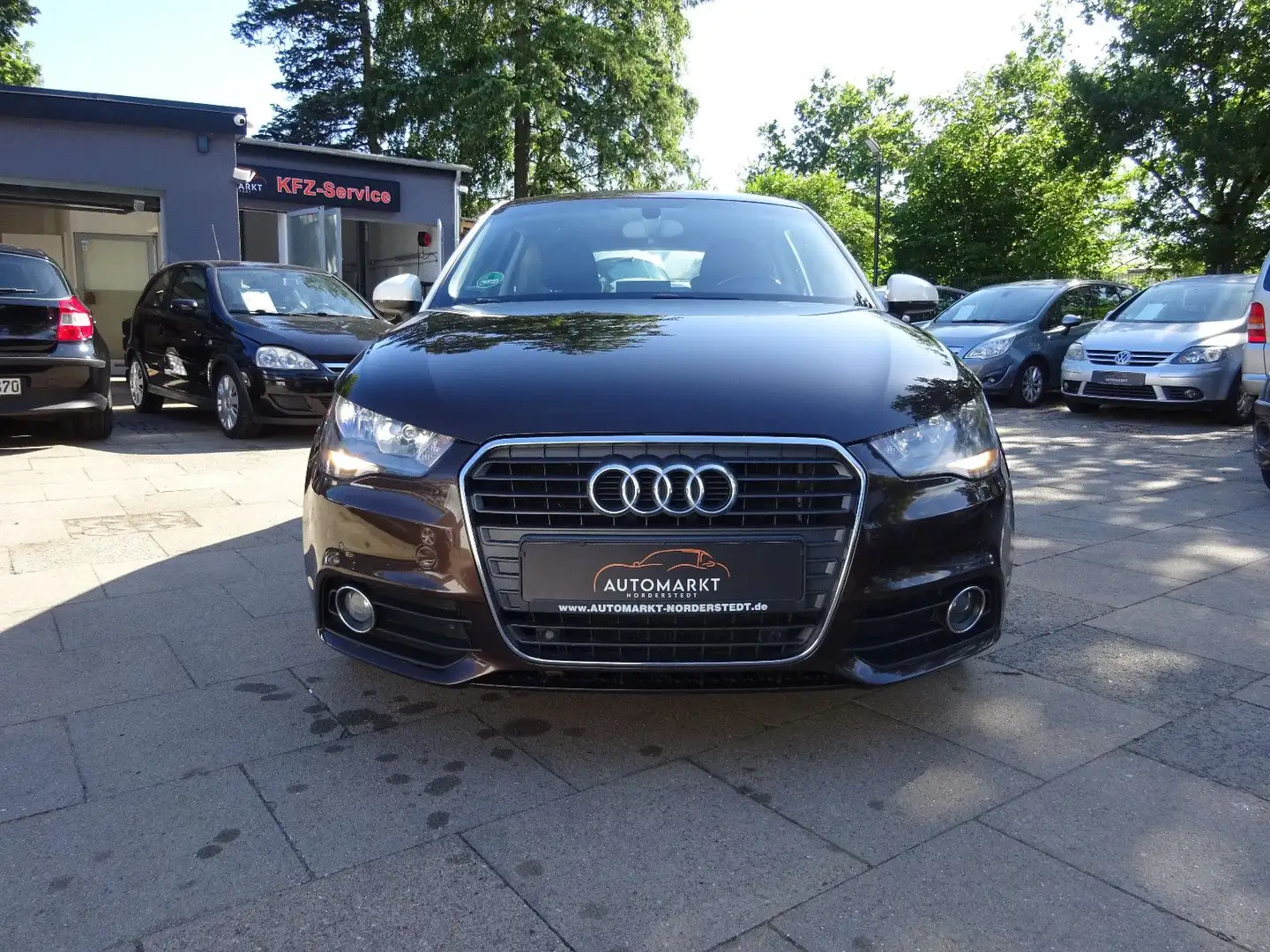 Audi A1 attraction/Klimaautomatic/SHZ/Navi/PDC Braun - 2
