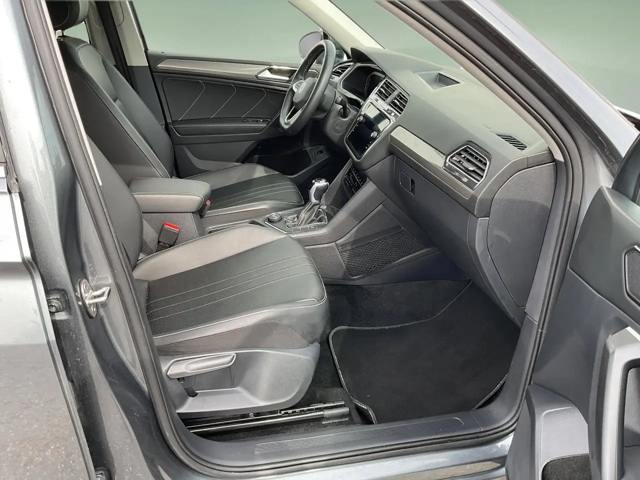 Volkswagen Tiguan снимка Volkswagen Tiguan