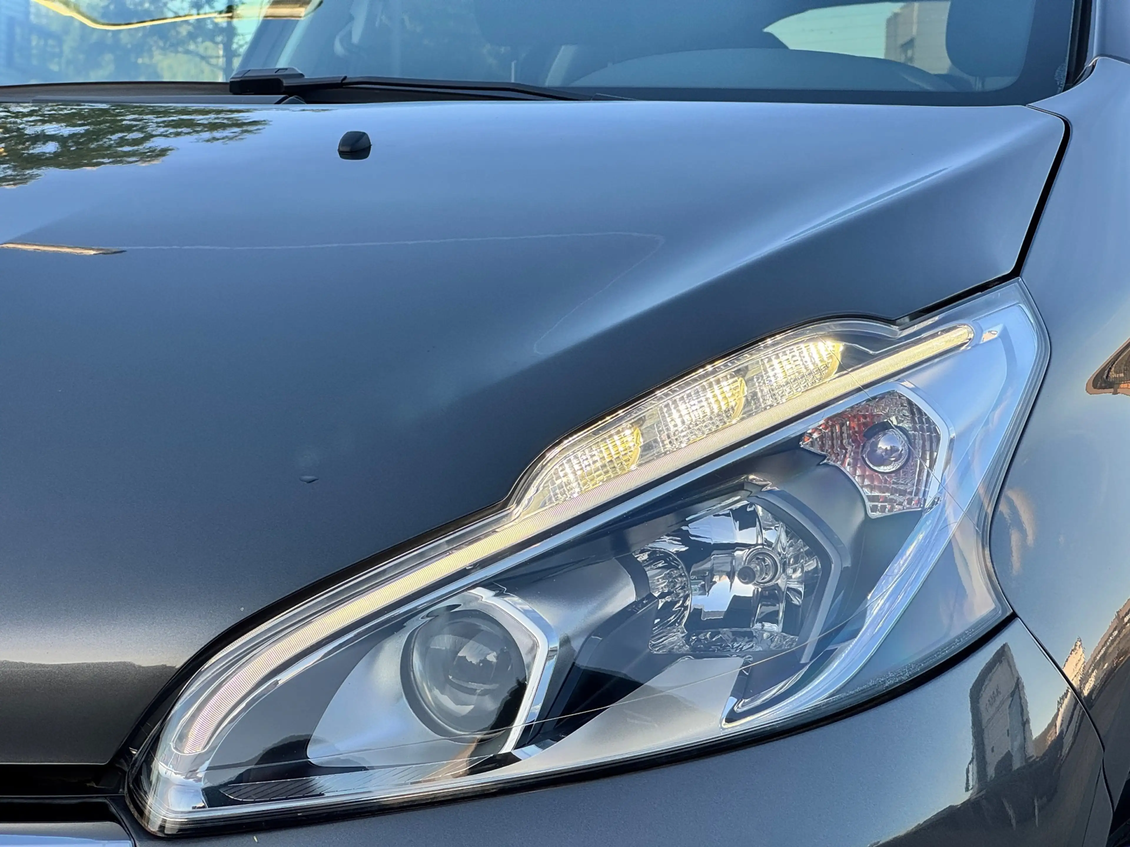 Peugeot 208 1.2 PureTech Active — photo 4
