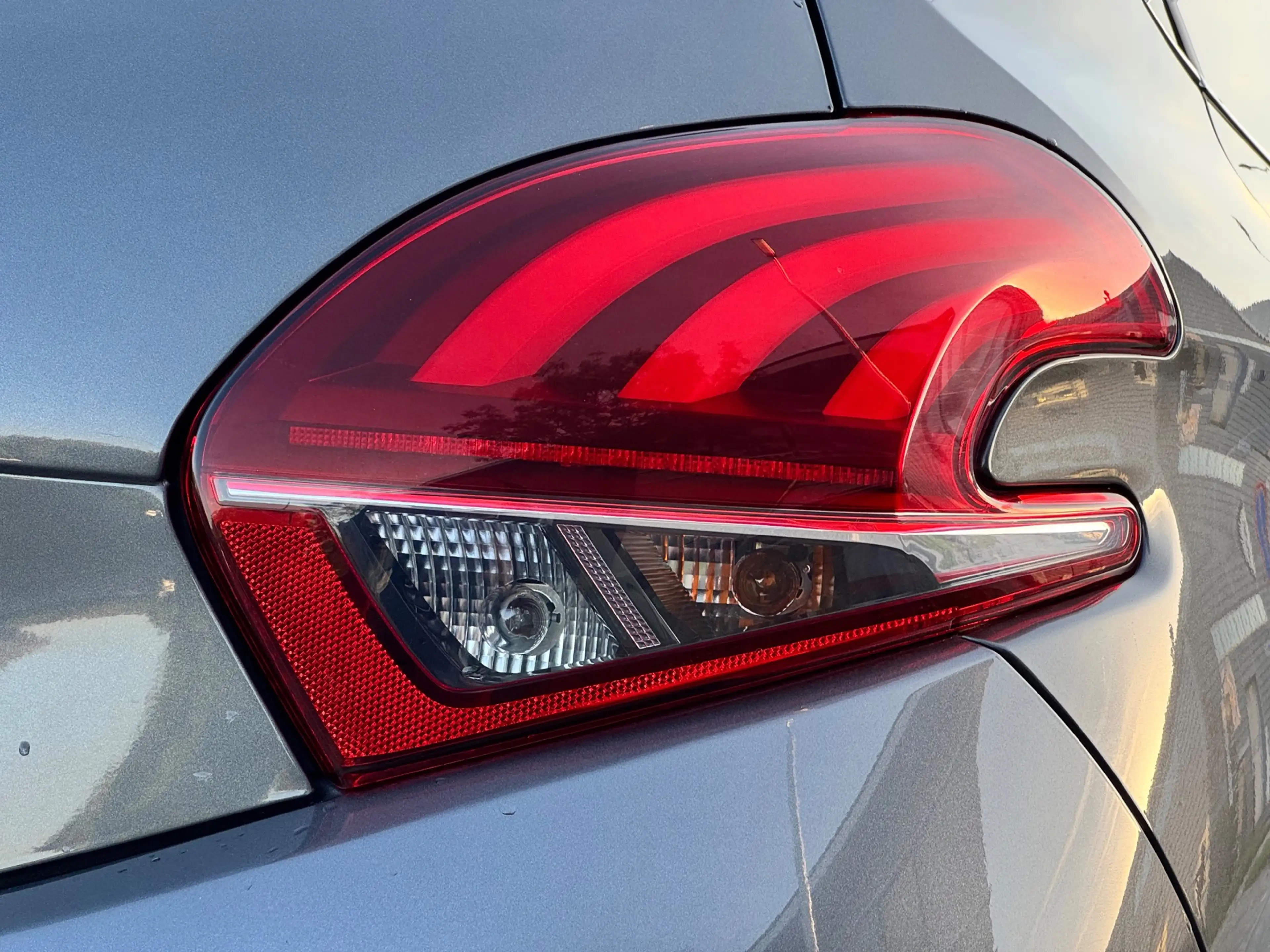 Peugeot 208 1.2 PureTech Active — photo 23