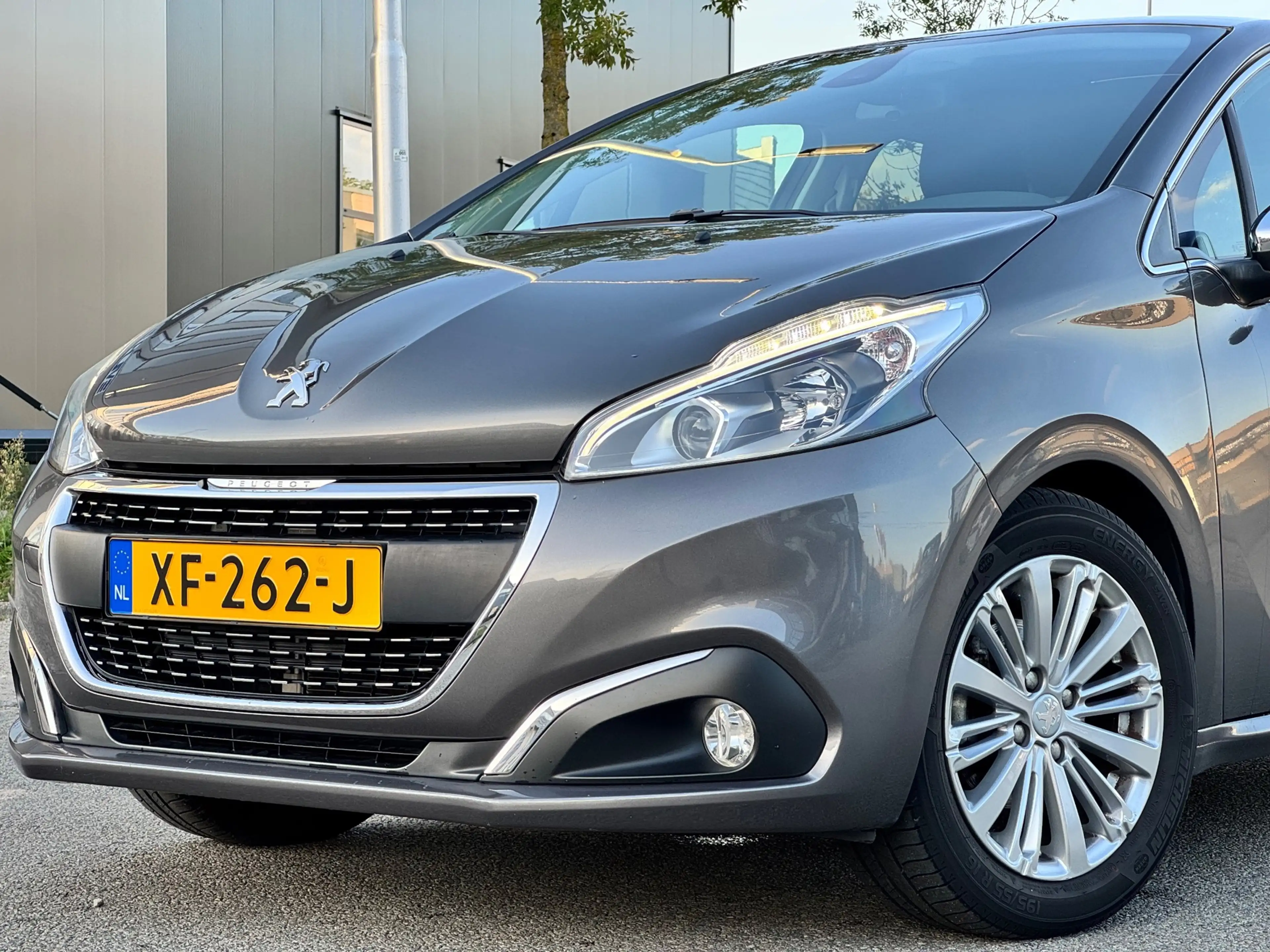 Peugeot 208 1.2 PureTech Active — photo 2