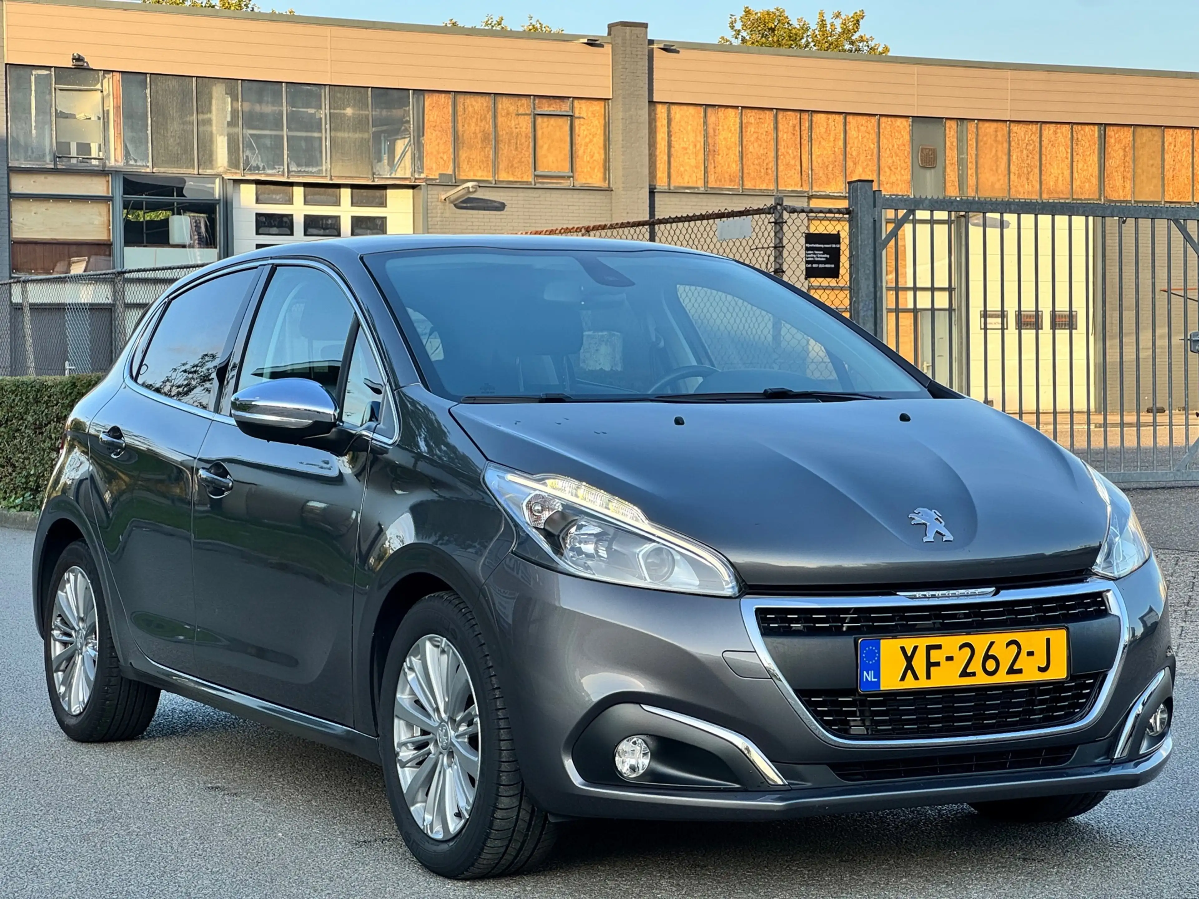Peugeot 208 1.2 PureTech Active — photo 25