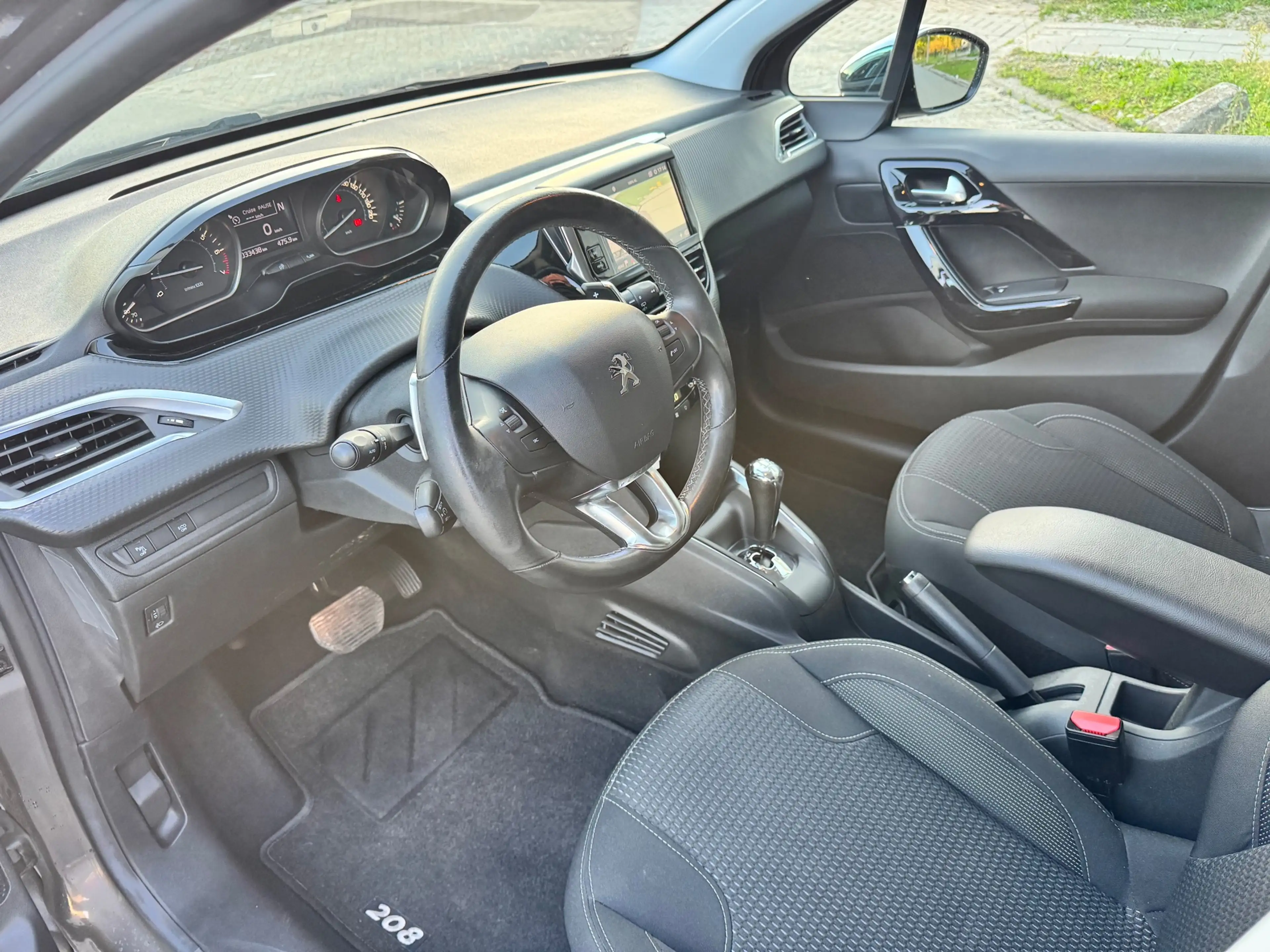 Peugeot 208 1.2 PureTech Active — photo 16