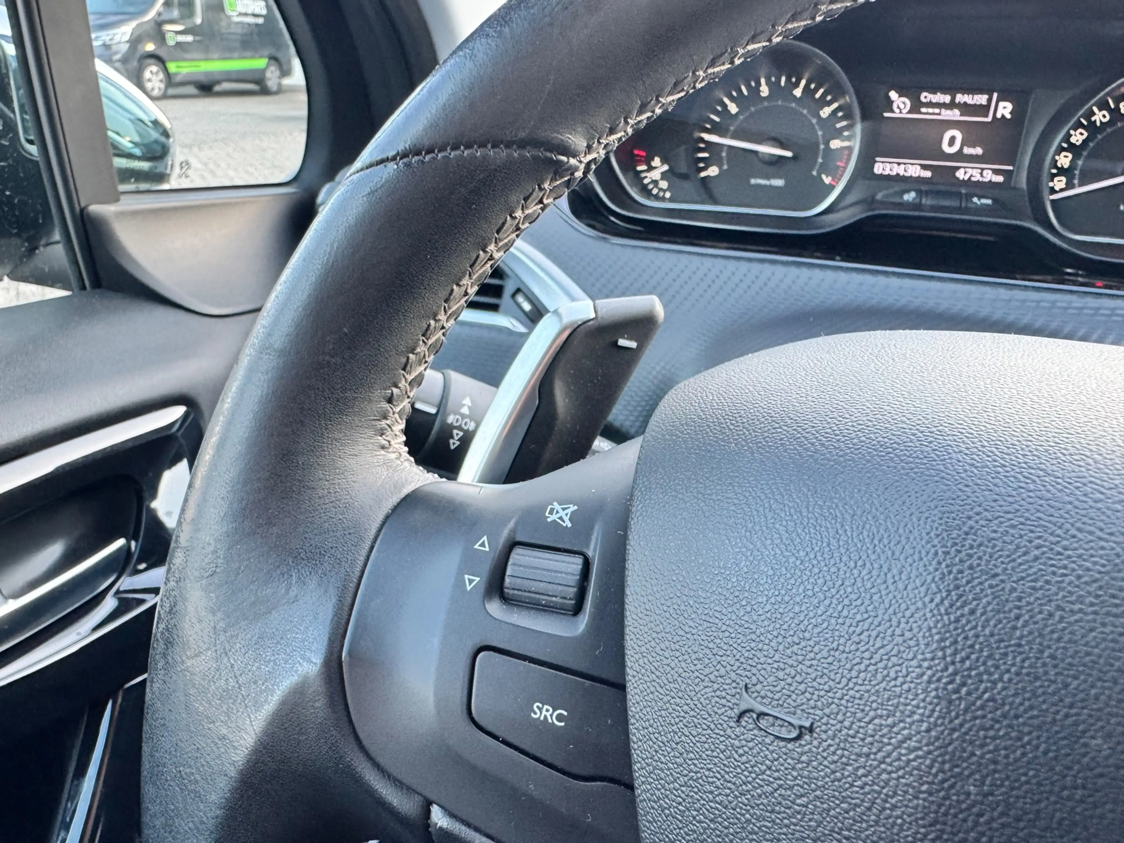 Peugeot 208 1.2 PureTech Active — photo 8