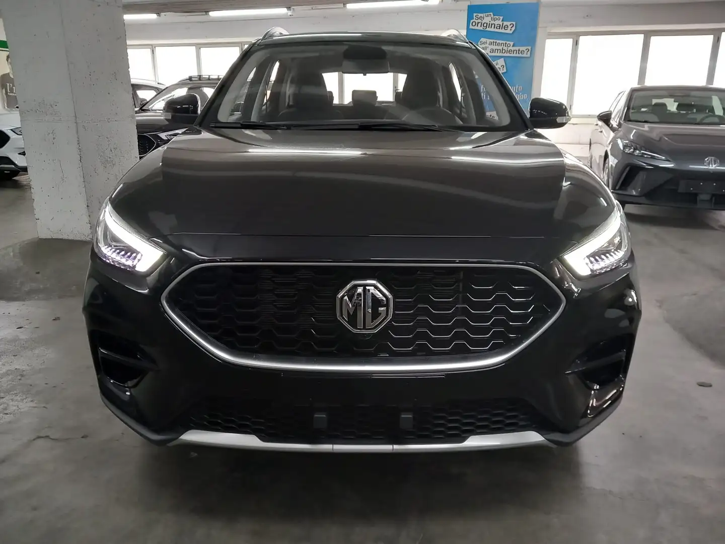 MG ZS 1.5L MT 2WD COM LHD Nero - 2