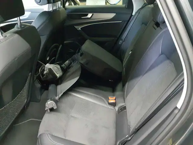 Audi A6 view 13