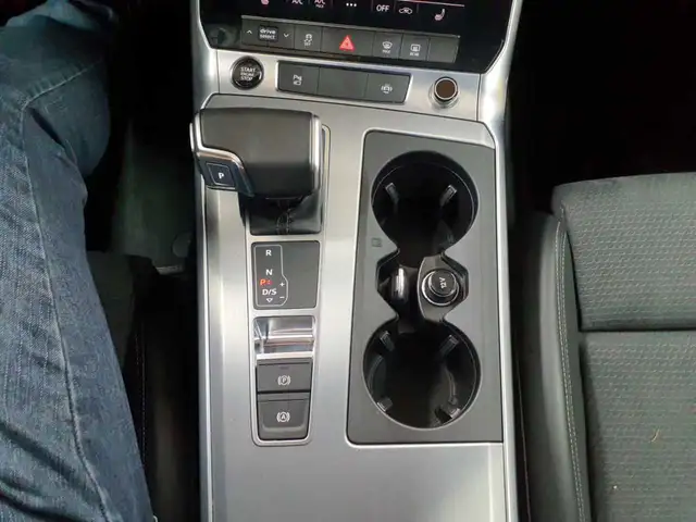 Audi A6 view 10