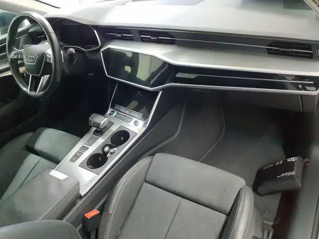 Audi A6 view 9
