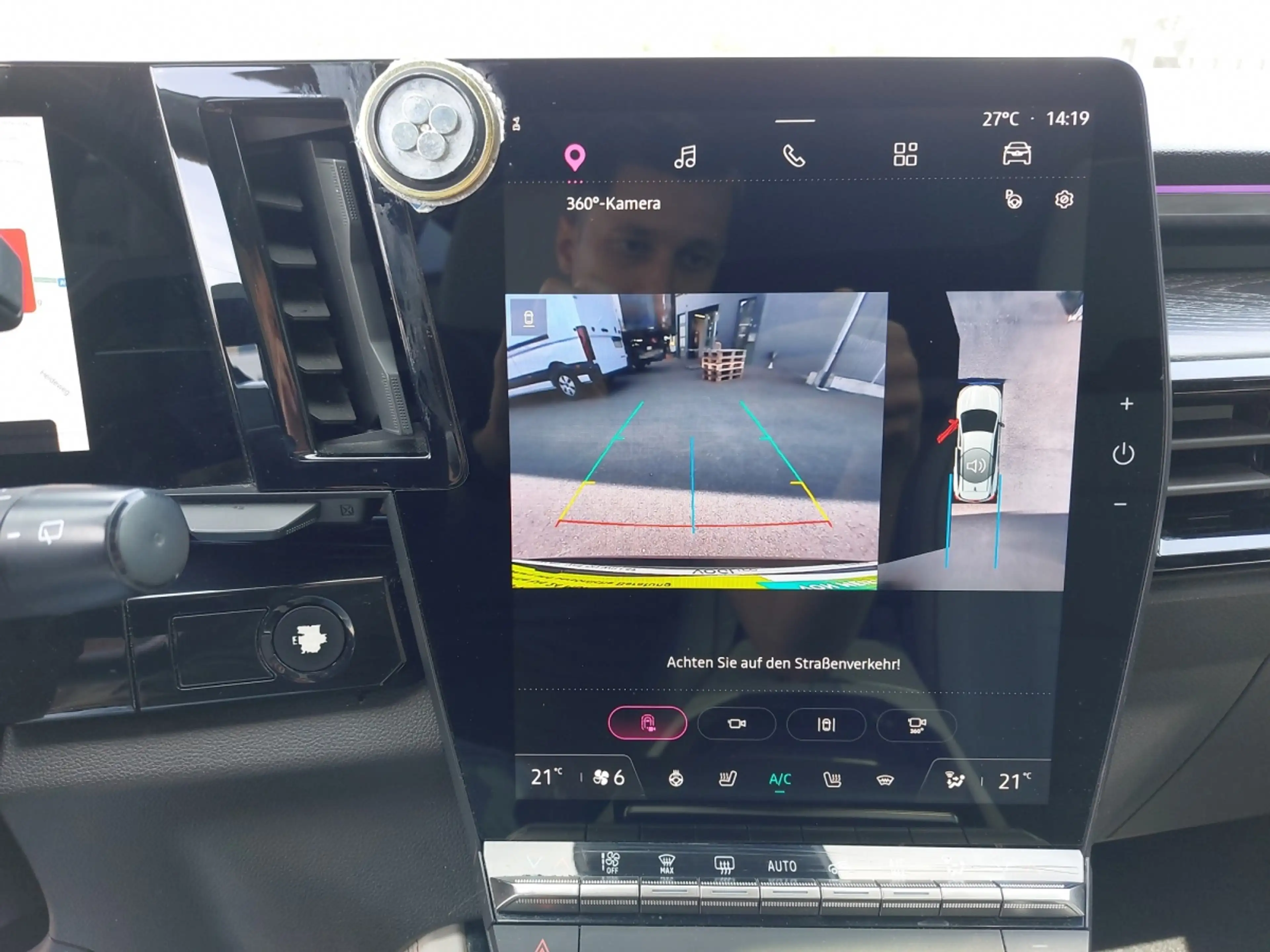 Renault Espace E-Tech Full Hybrid 200 Iconic Aut. — photo 15