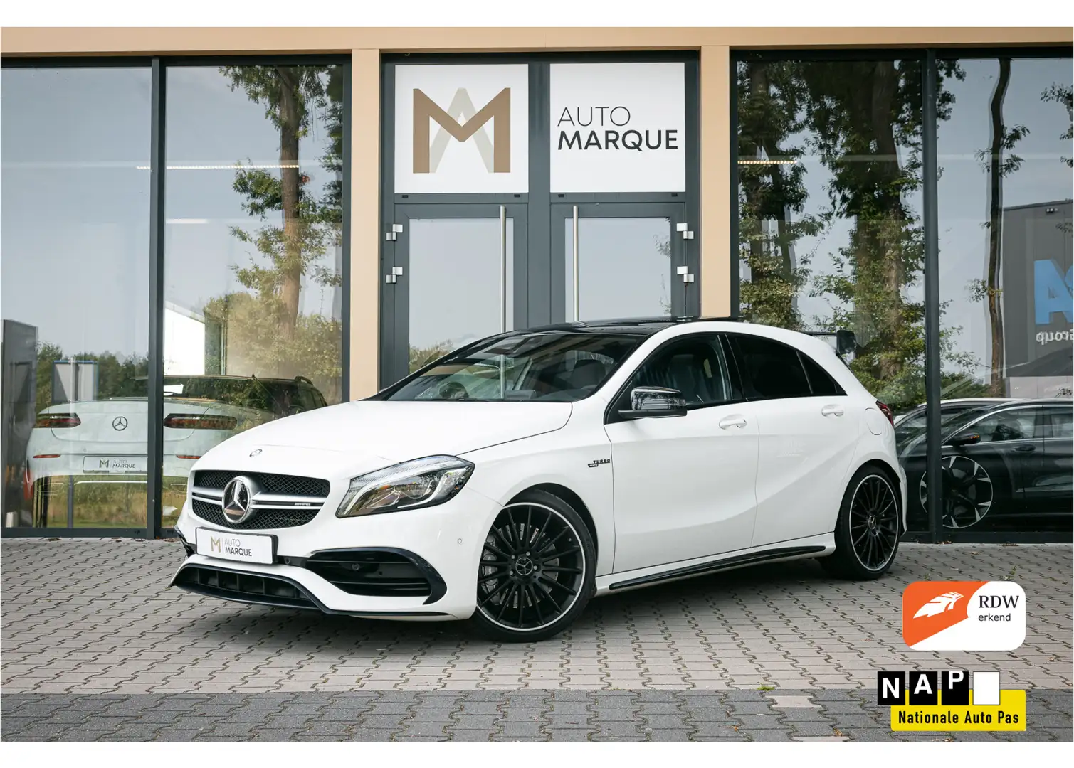 Mercedes-Benz A 45 AMG 4MATIC | Dealer Onderhouden | Performance Seats | Wit - 1