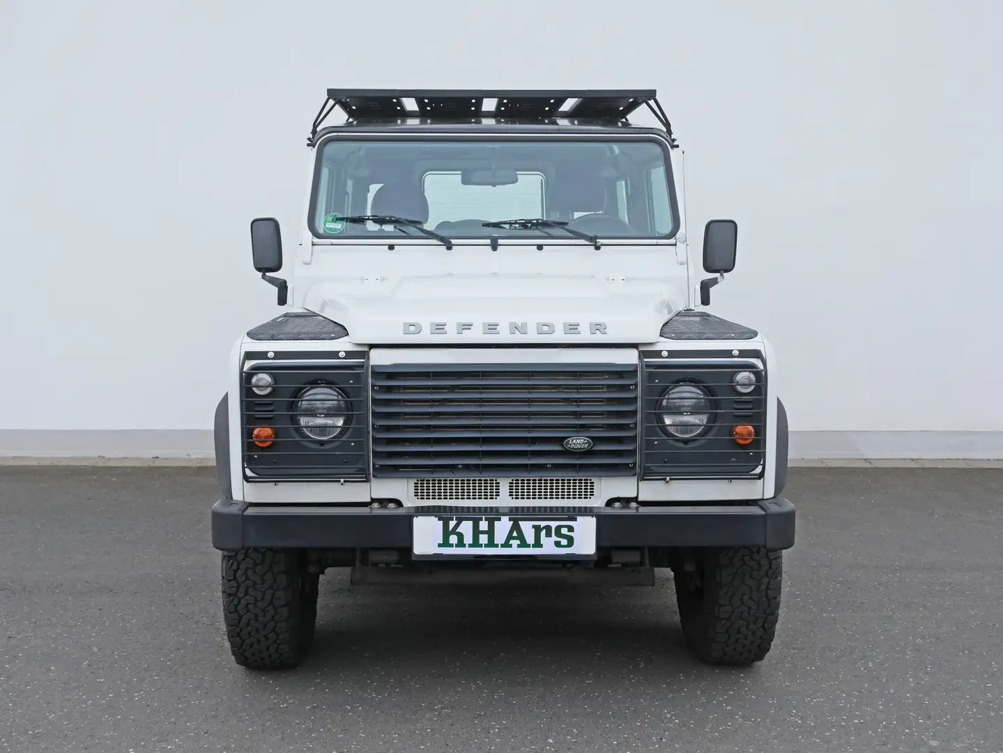 Land Rover Defender 90 TD4 LED AHK Scheckheft White - 1