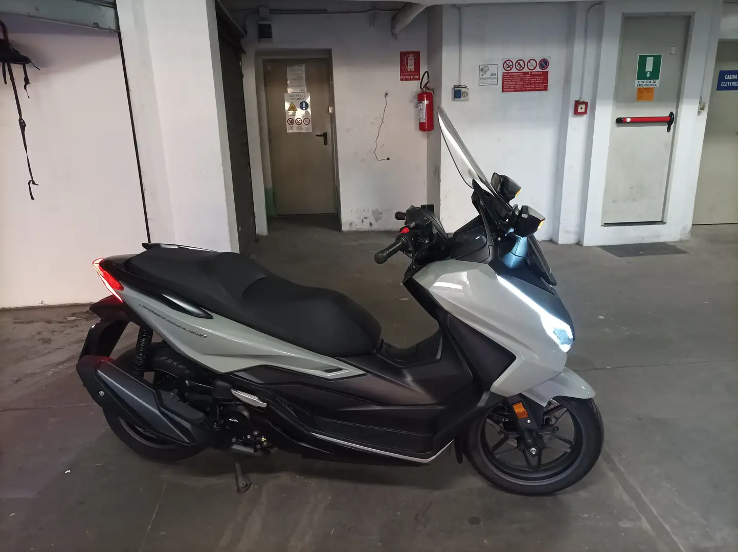 Honda Forza 350 Grigio - 2