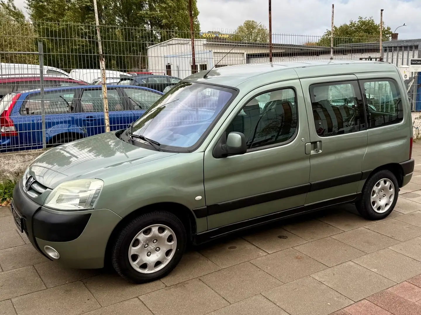 Peugeot Partner Presence Kombi /Zahnriemen NEU/ TÜV NEU Grün - 2