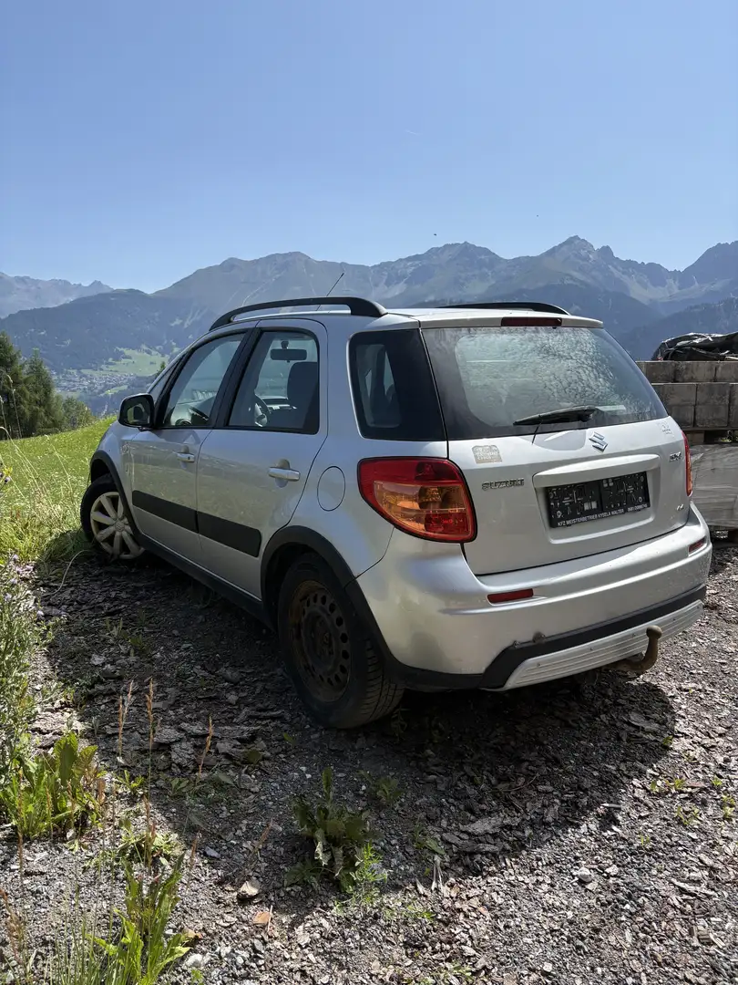 Suzuki S-Cross Silber - 1