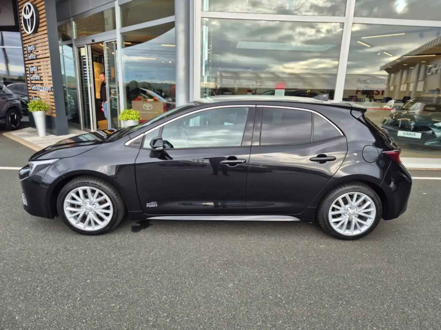 Toyota Corolla 1,8l Hybrid 5 Türer Active Drive *8-Fach* Nero - 2