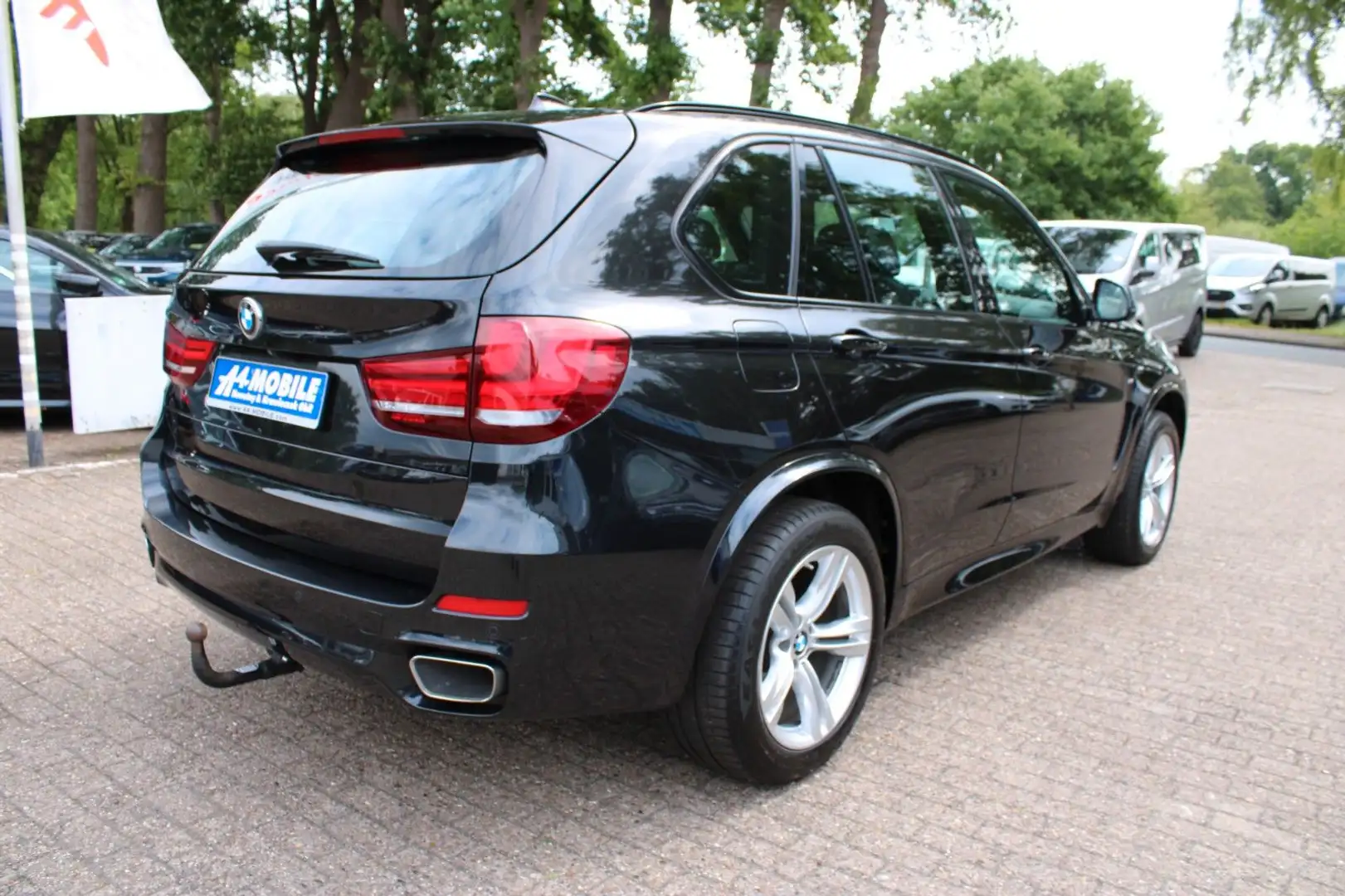 BMW X5 3.0d xDrive M Paket Leder Kamera AHK 19 Zoll Black - 2