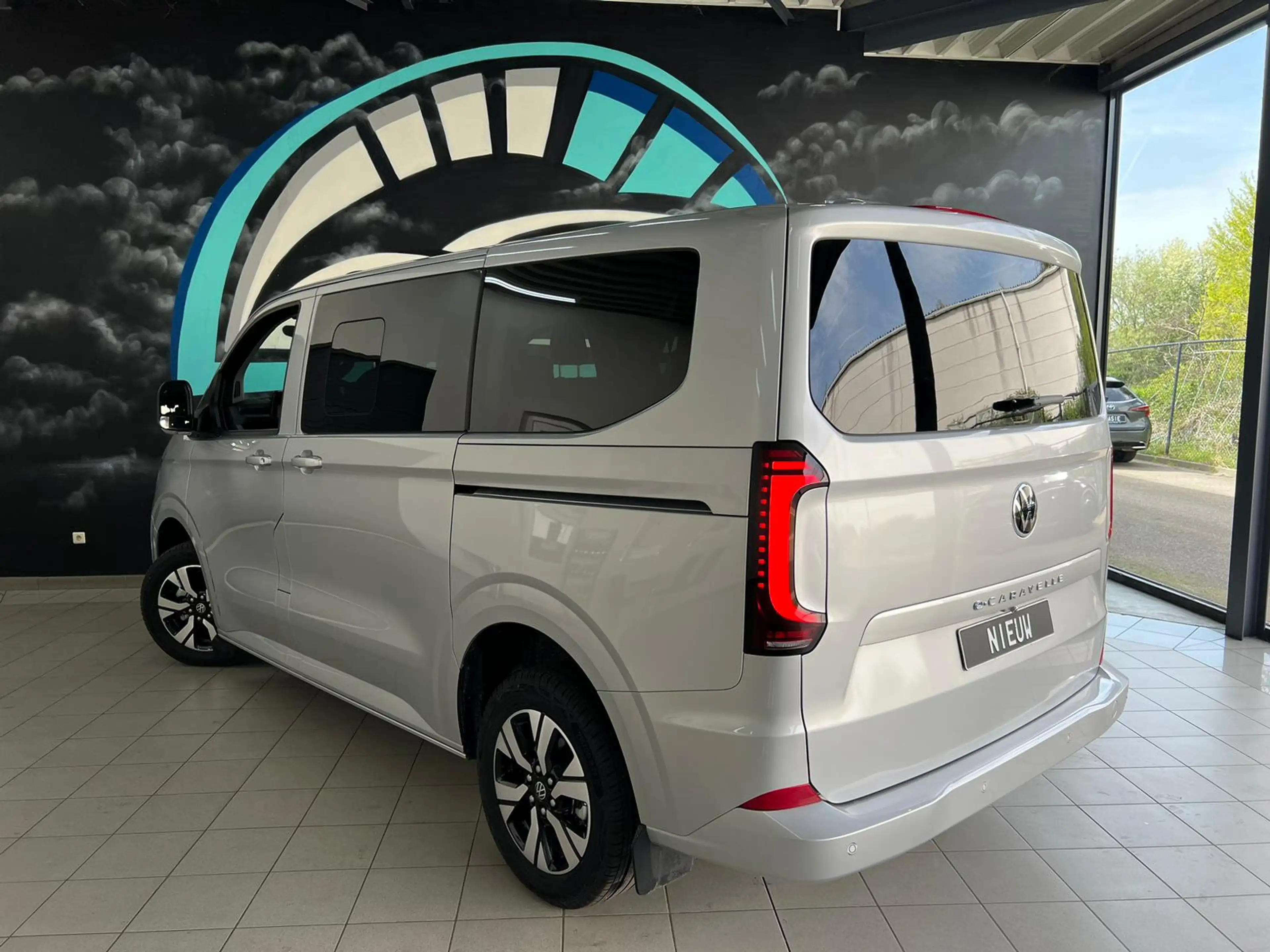Volkswagen T7 Caravelle E-Caravelle — photo 8